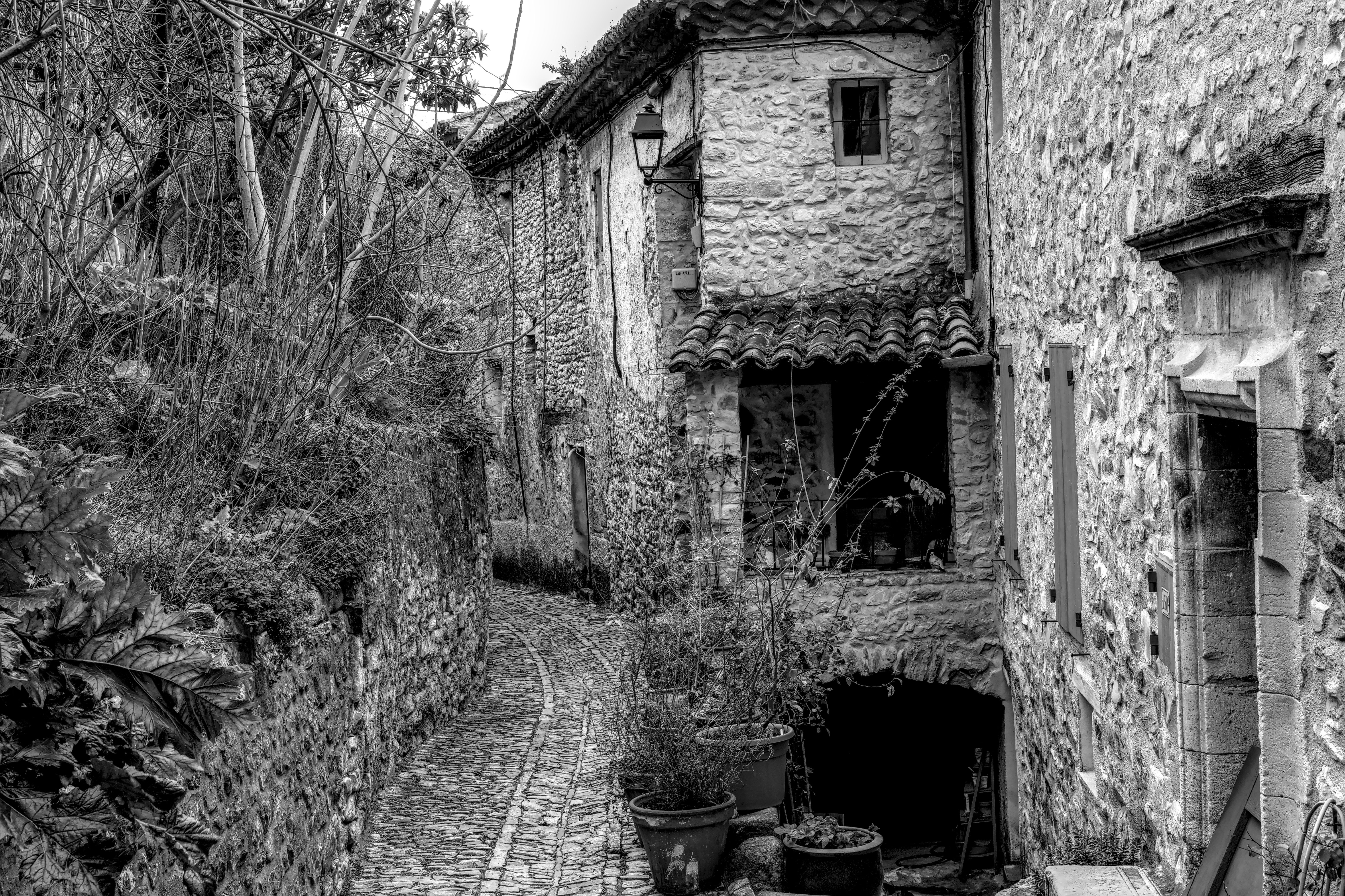 charming-medieval-stone-street-in-french-village-free-stock-photo