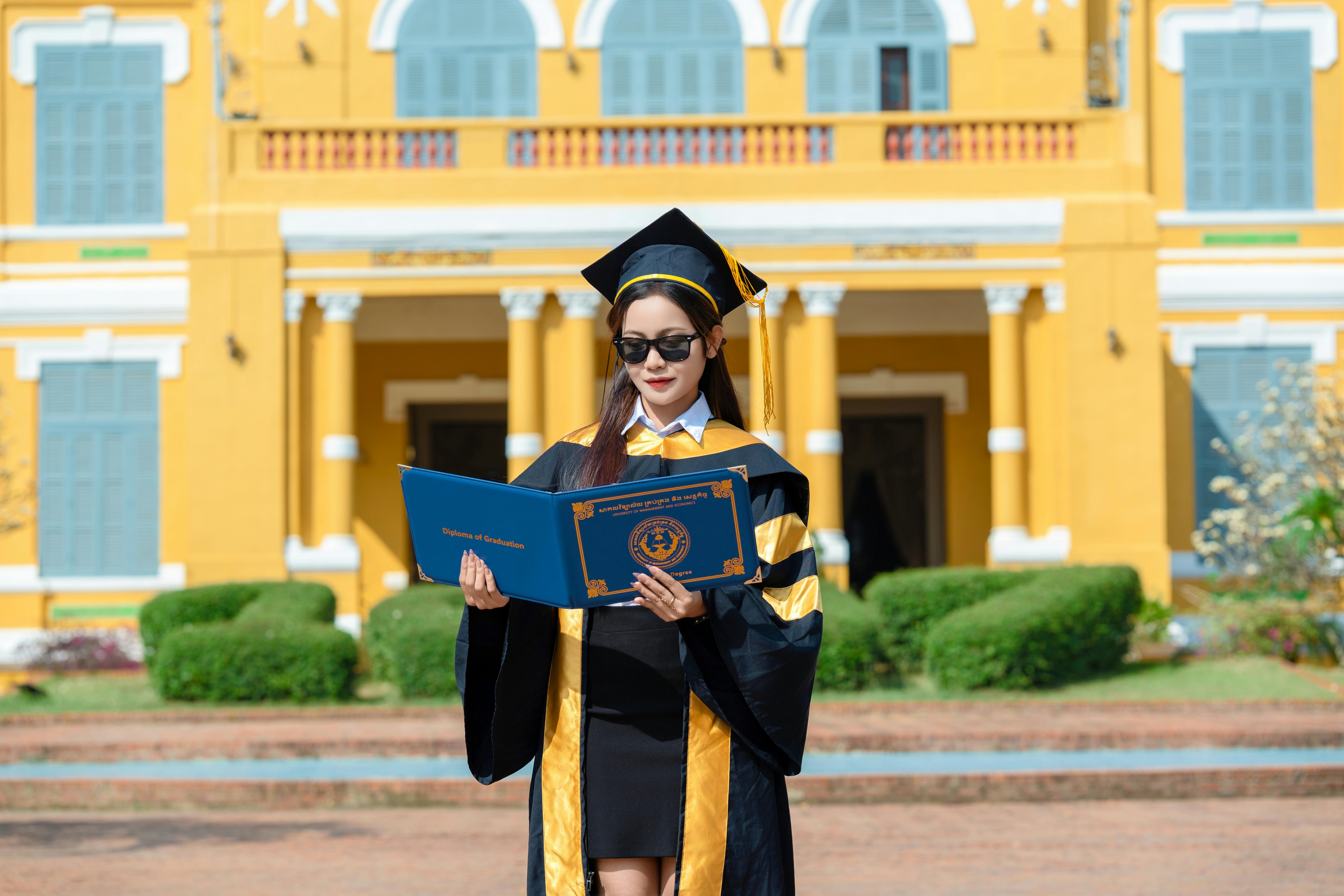 Best IT Courses and Certifications for Career Growth | 2026 — Photo by HANUMAN PHOTO STUDIO🏕️📸 on Pexels