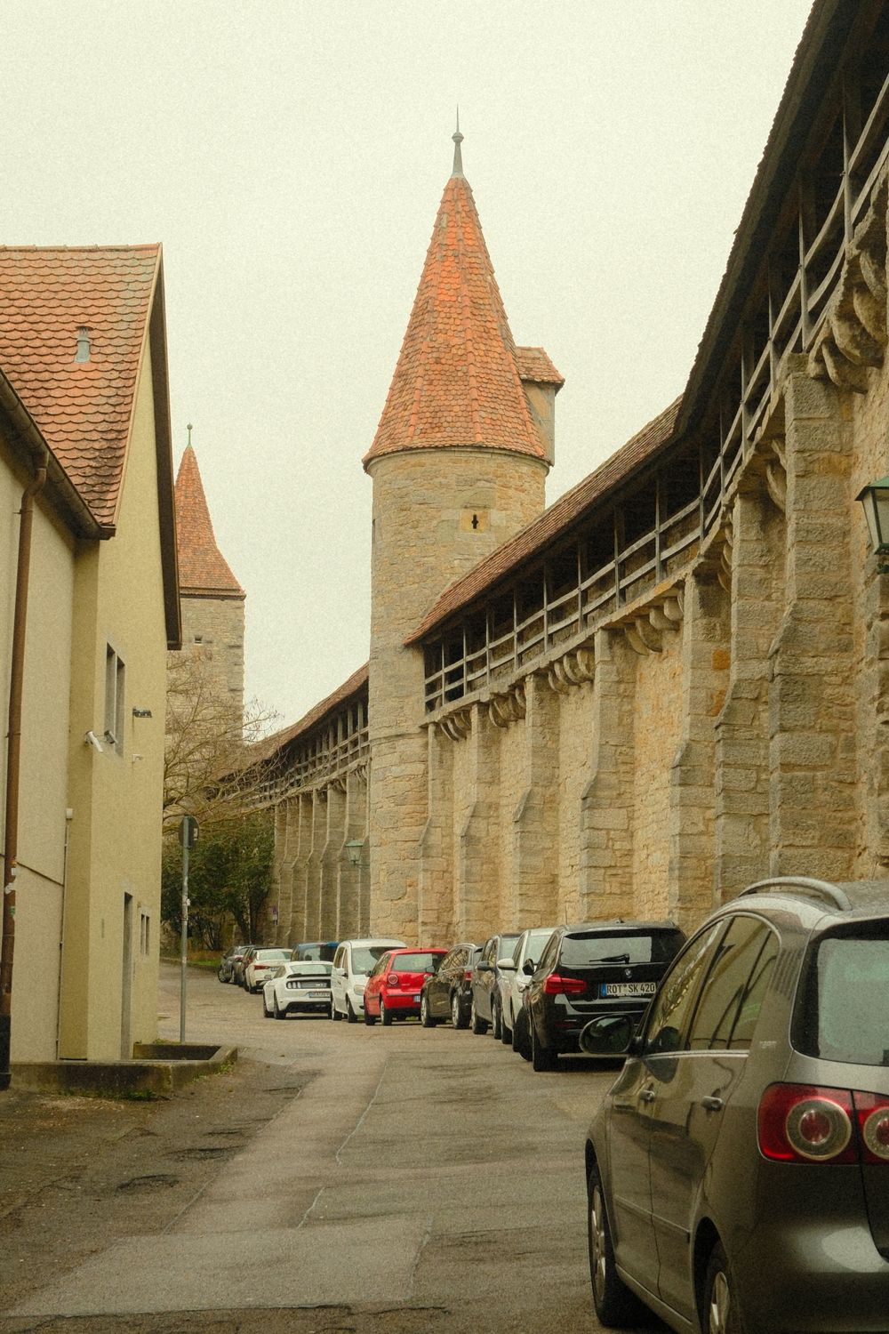 Zidurile și turnurile medievale ale orașului Rothenburg ob der Tauber
