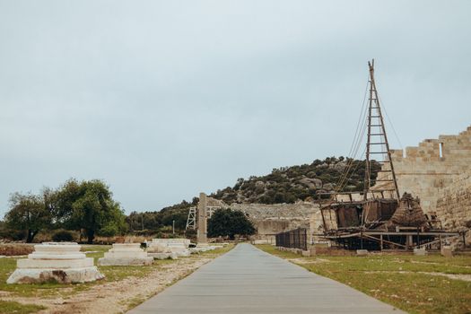 Halicarnassus mausoleum with historian — Bodrum