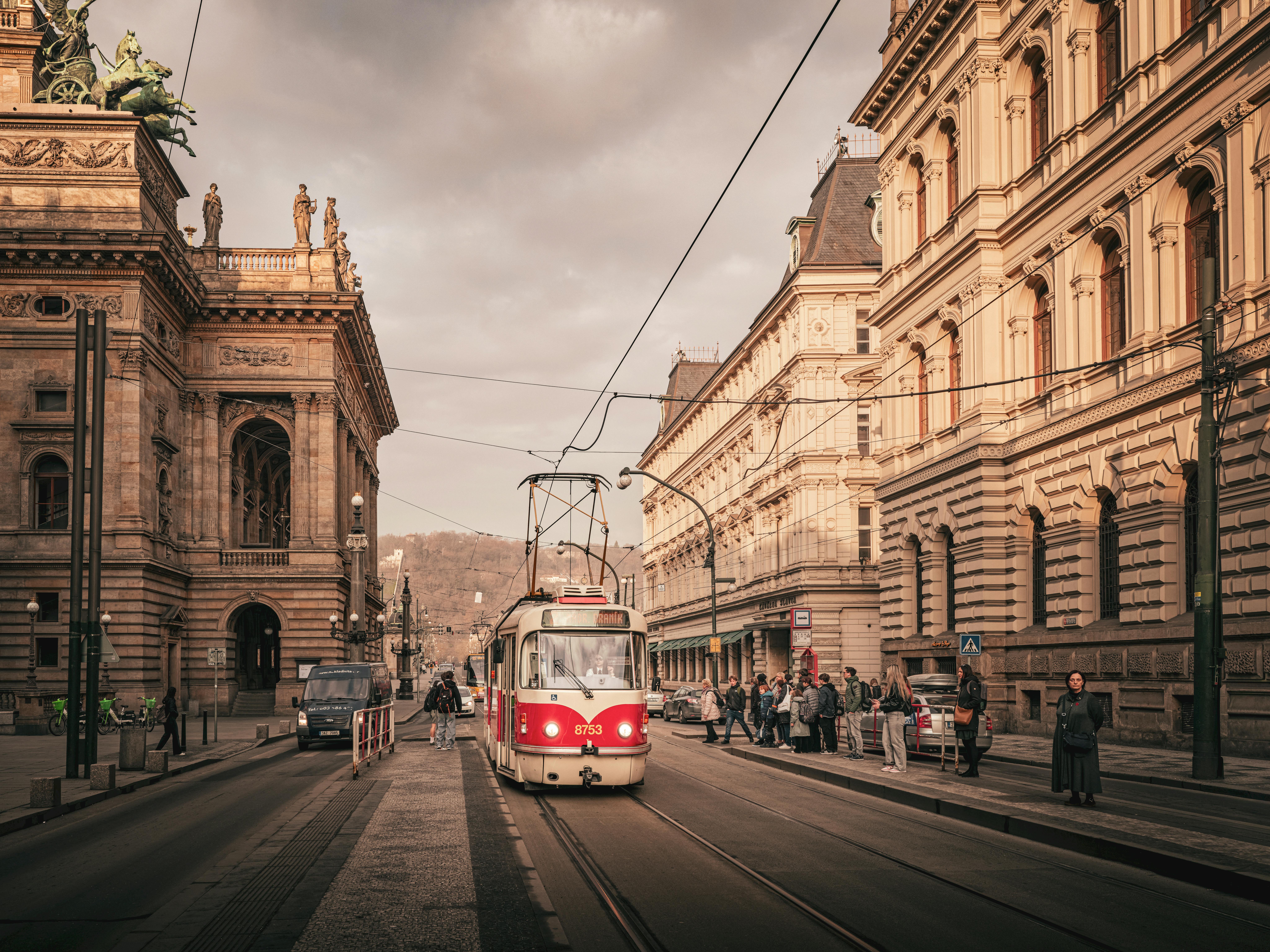 best general travel card — Photo by Calvin Seng on Pexels