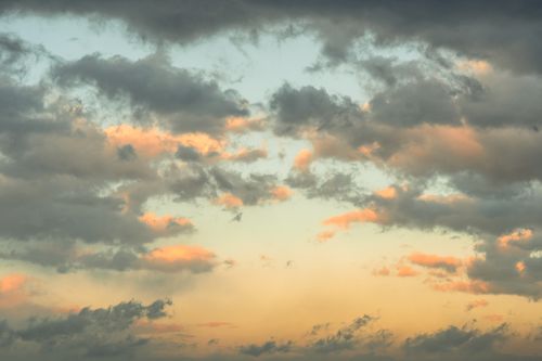 Free A picturesque sunset sky in Tokyo, Japan with vibrant clouds. Stock Photo
