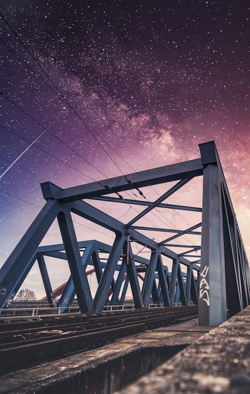 Darmowe zdjęcie z galerii z gwiazdy, most, wieczorne niebo