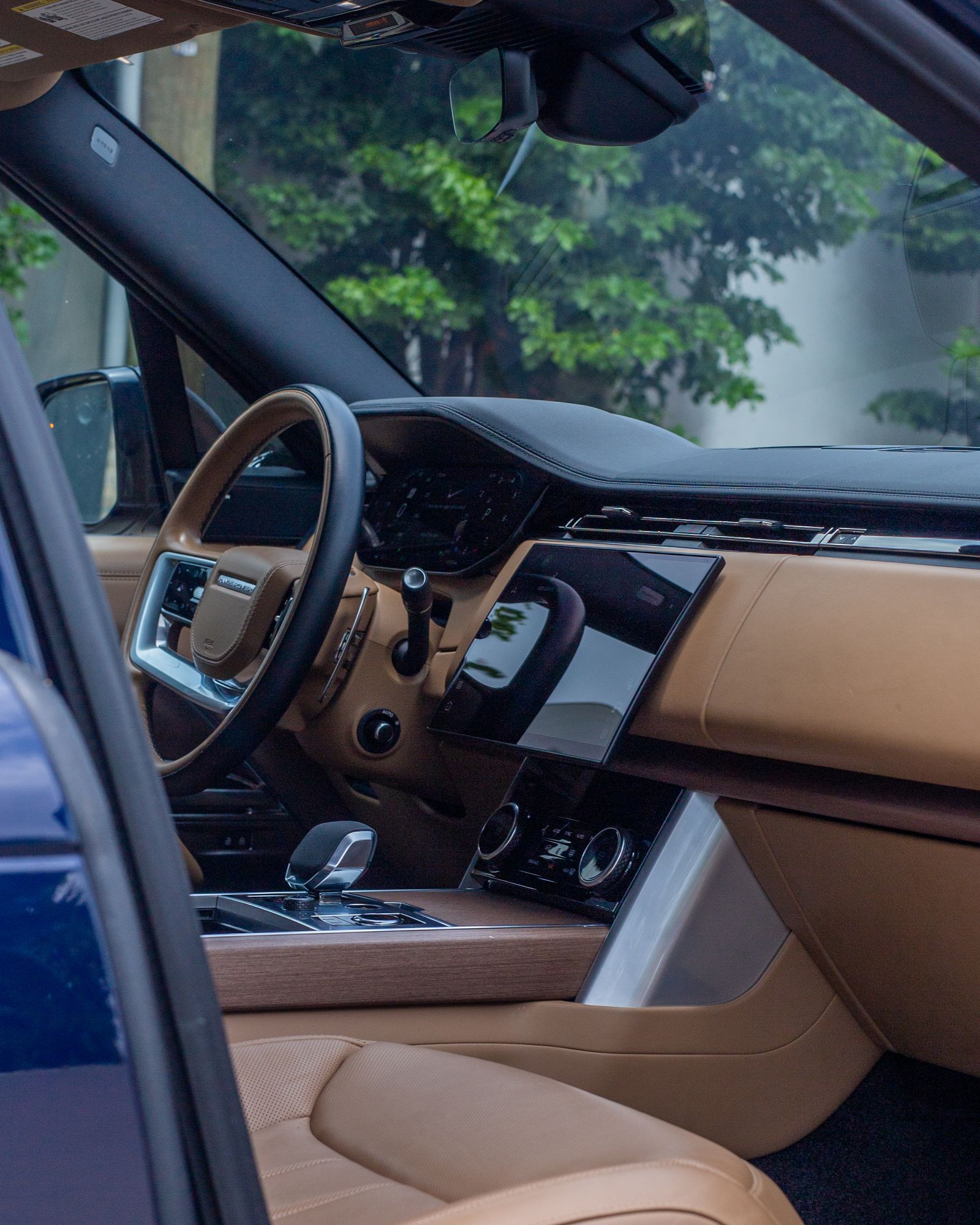 Range Rover luxury interior