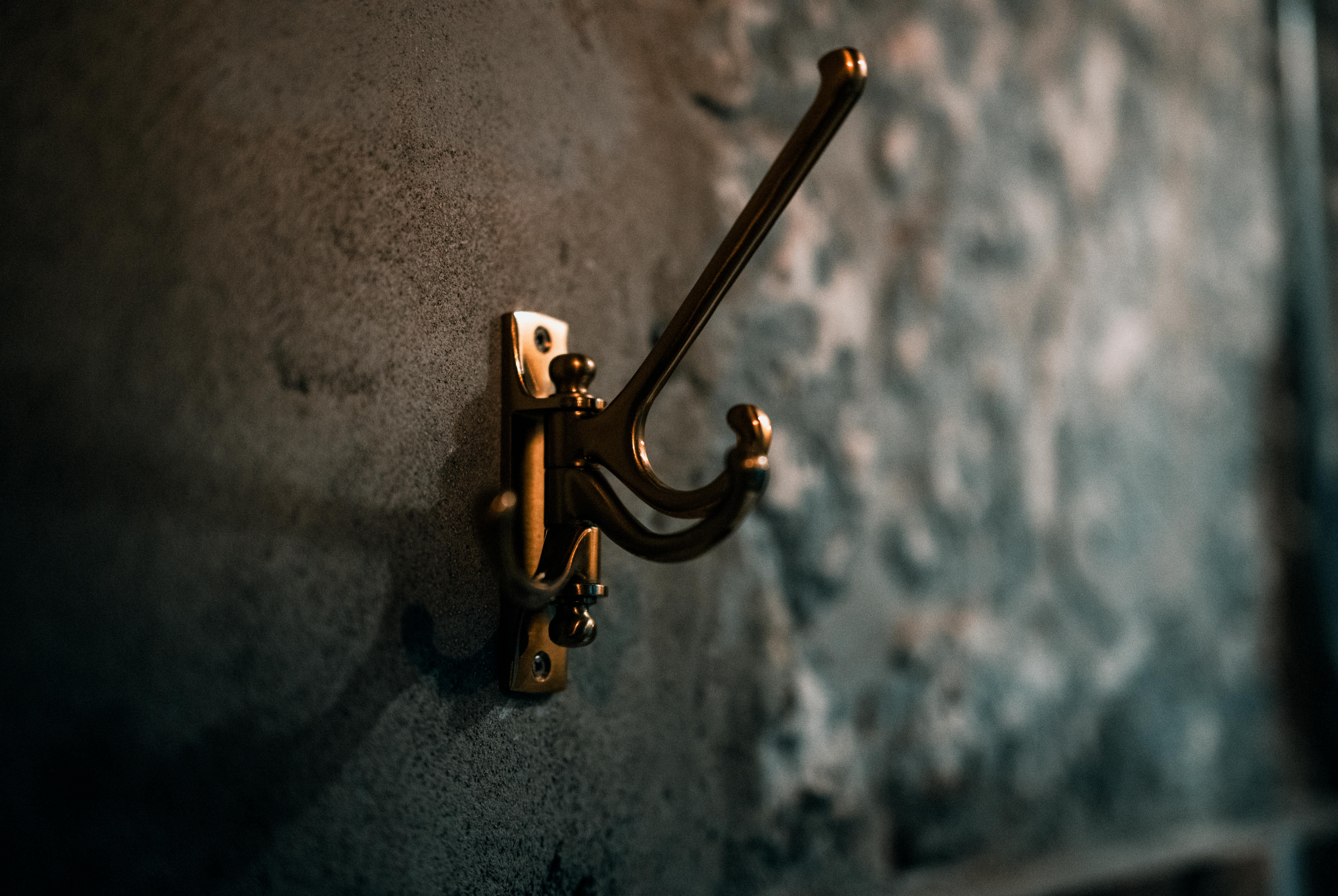 Best Command Hooks 2026: Large, Small & Waterproof Picks