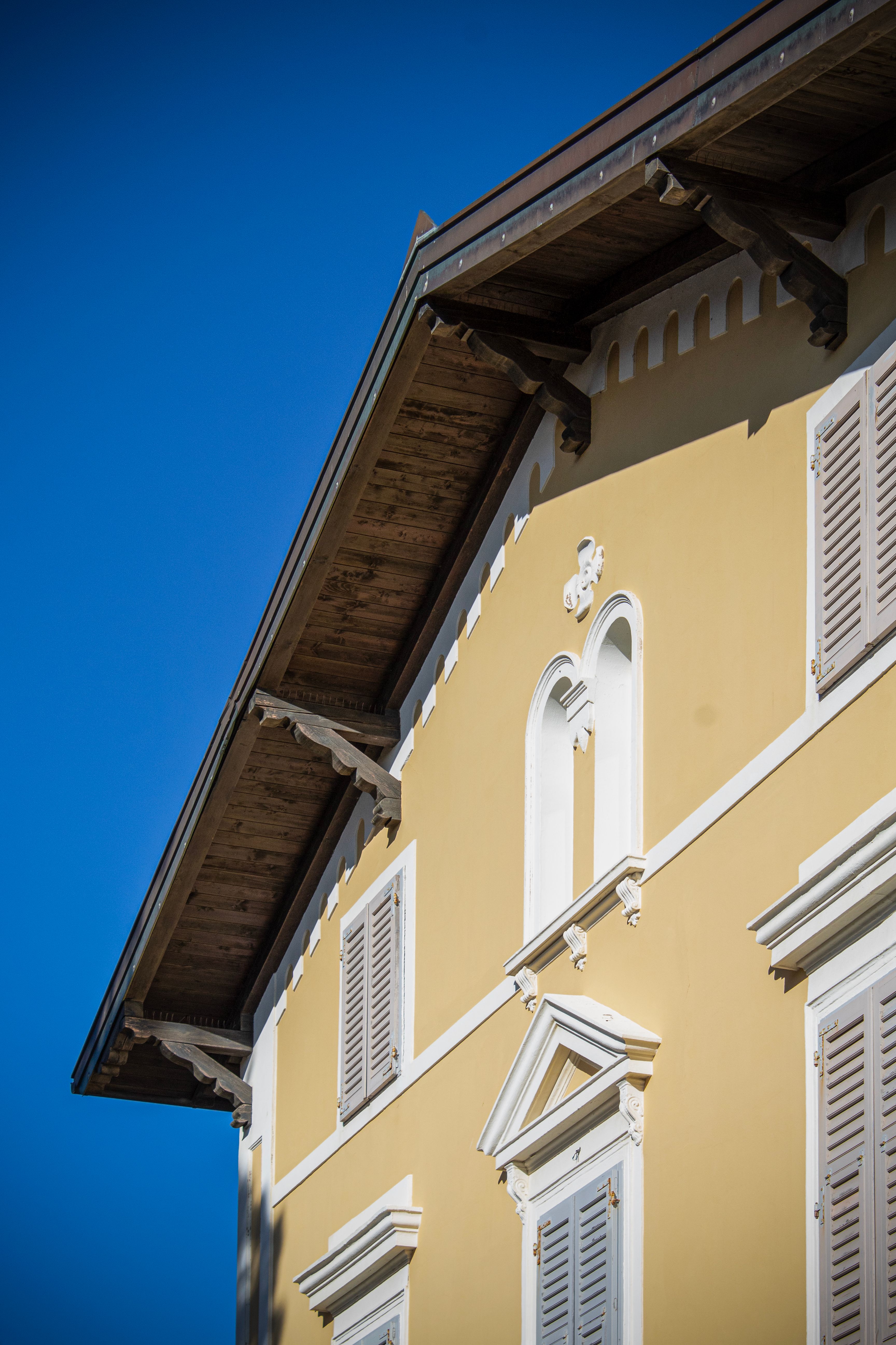 Elegant Italian Building Facade in Grado · Free Stock Photo