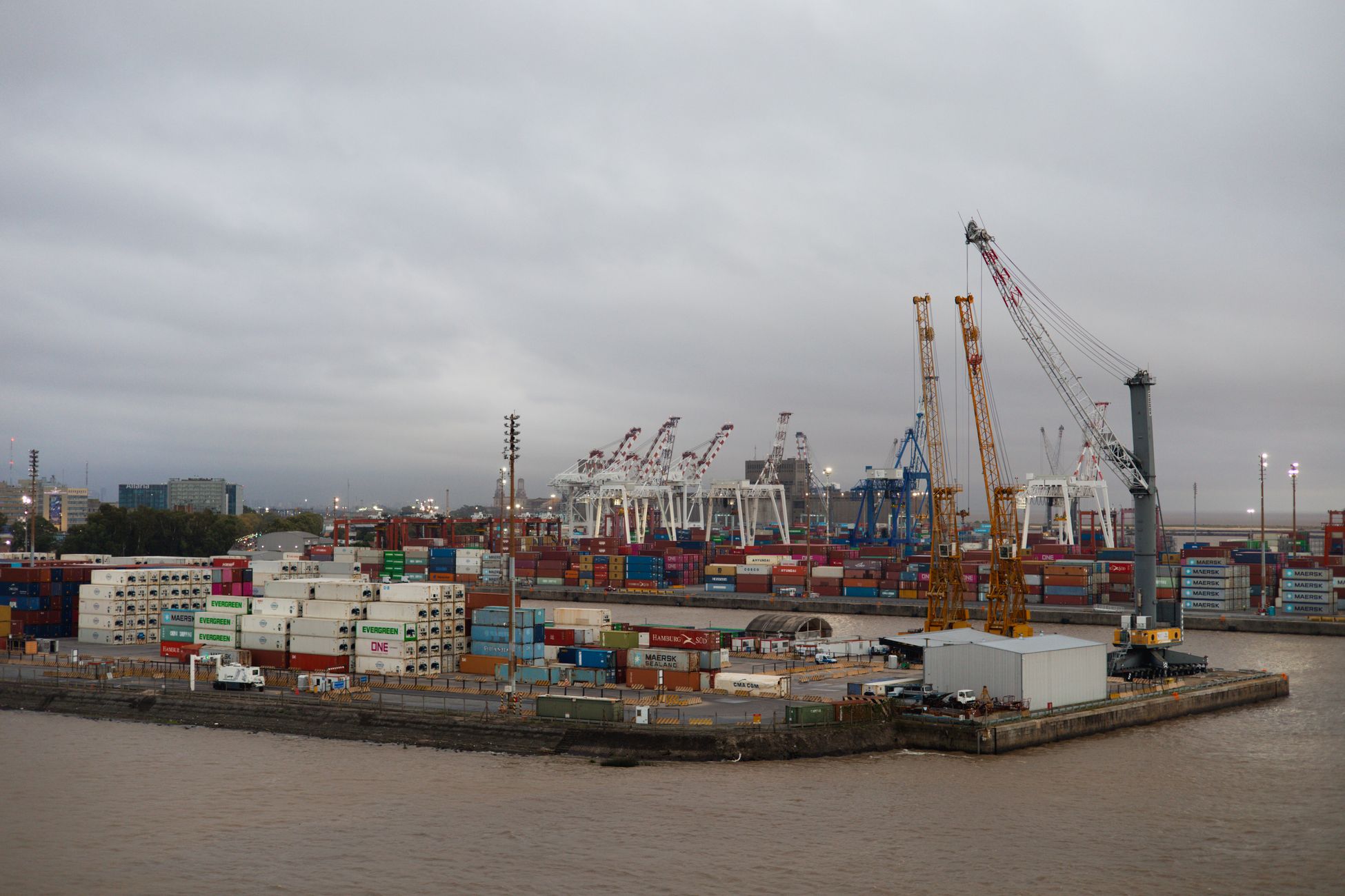 Staking zeeloodsen verstoort Antwerpse haven