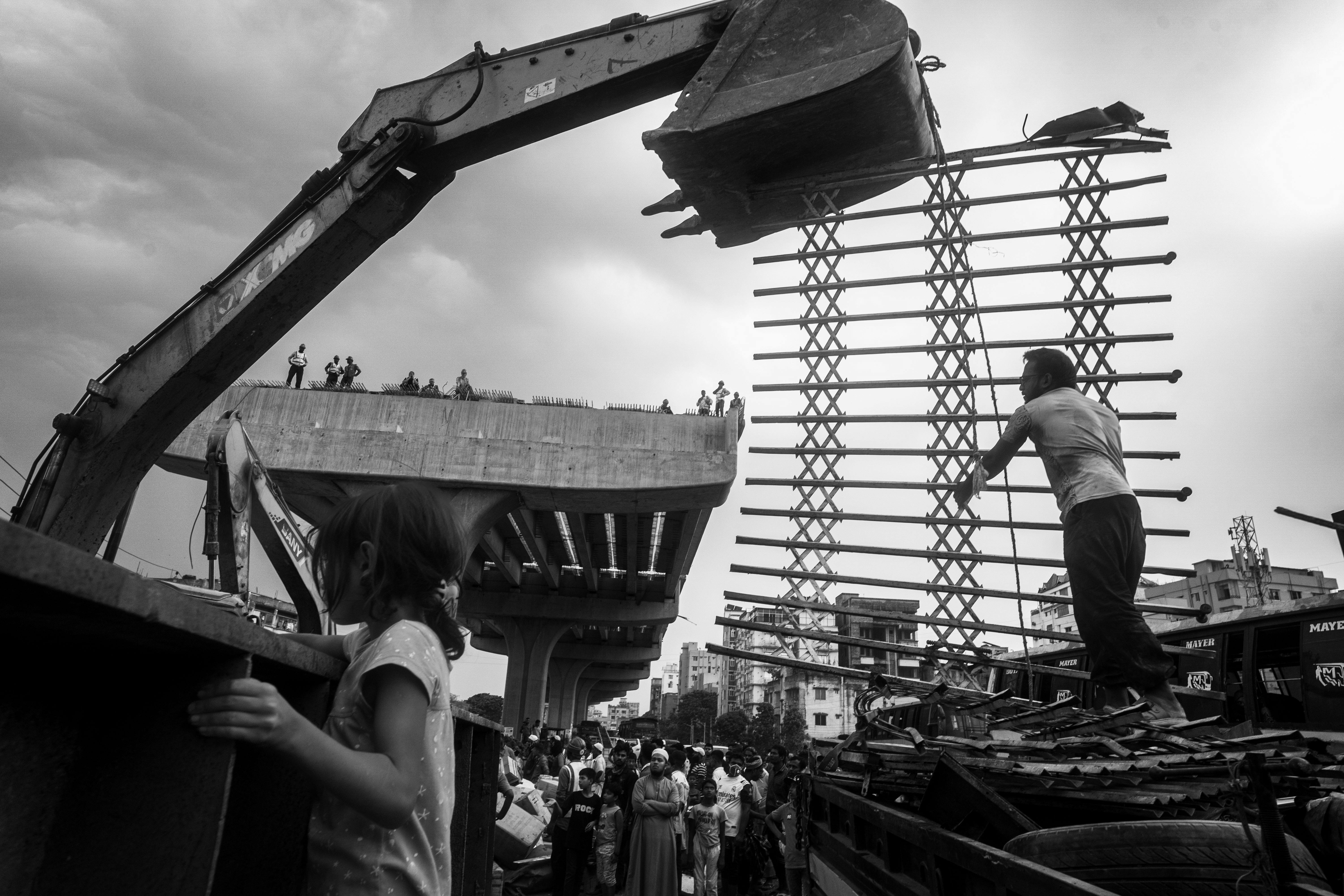 Umahi invites EFCC, ICPC to probe ministry projects for t...