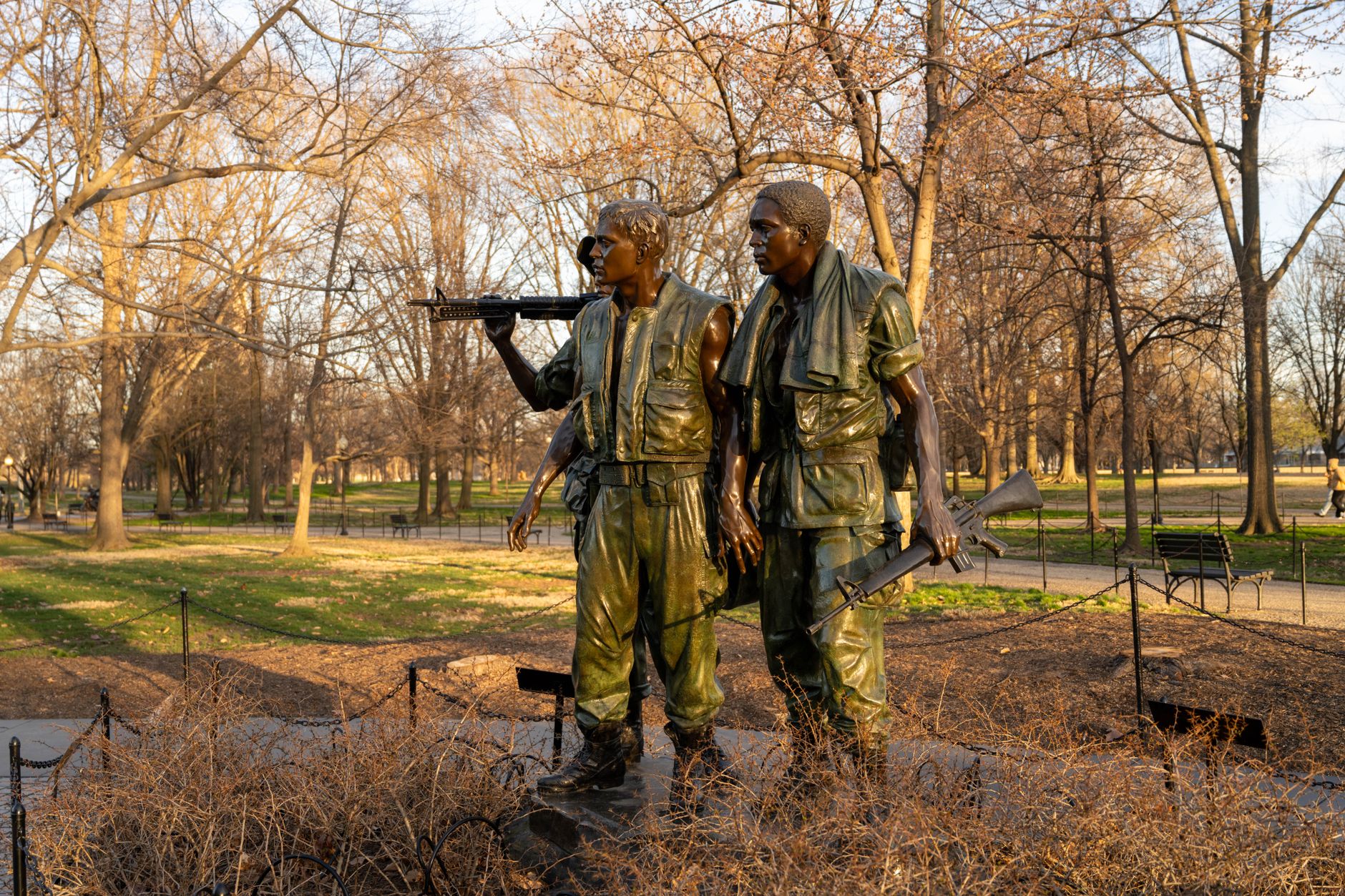 Bronzeskulptur von drei Soldaten am Vietnam Veterans Memorial in Washington, D.C.