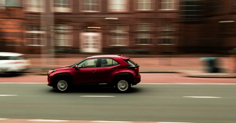 Véhicule hybride de société : taxe CO₂, polluants et coût réel en 2026