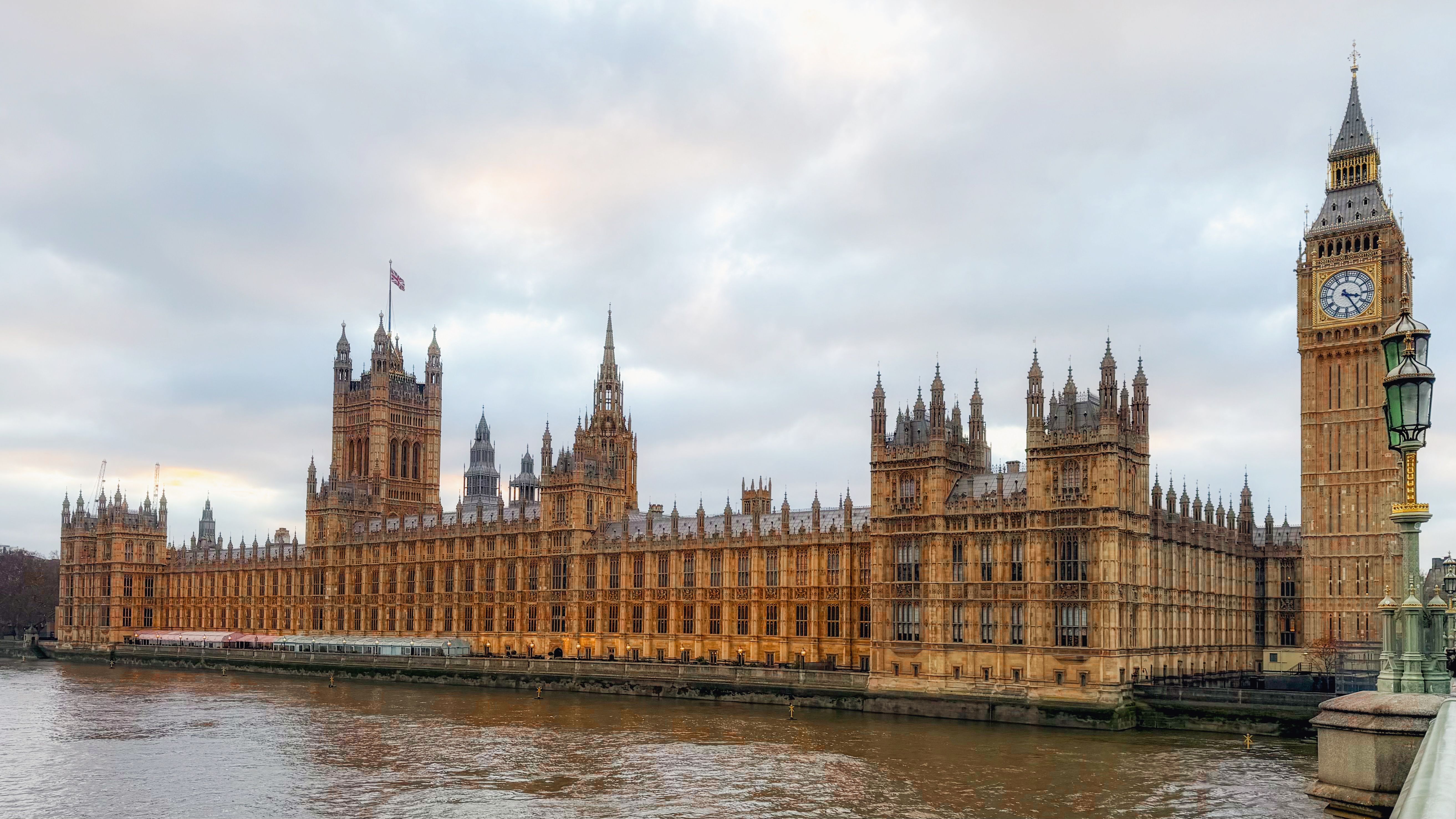 马恩岛安乐死法案再遇延迟，英国政府要求修改，在英华人如何理解这一政策变化？