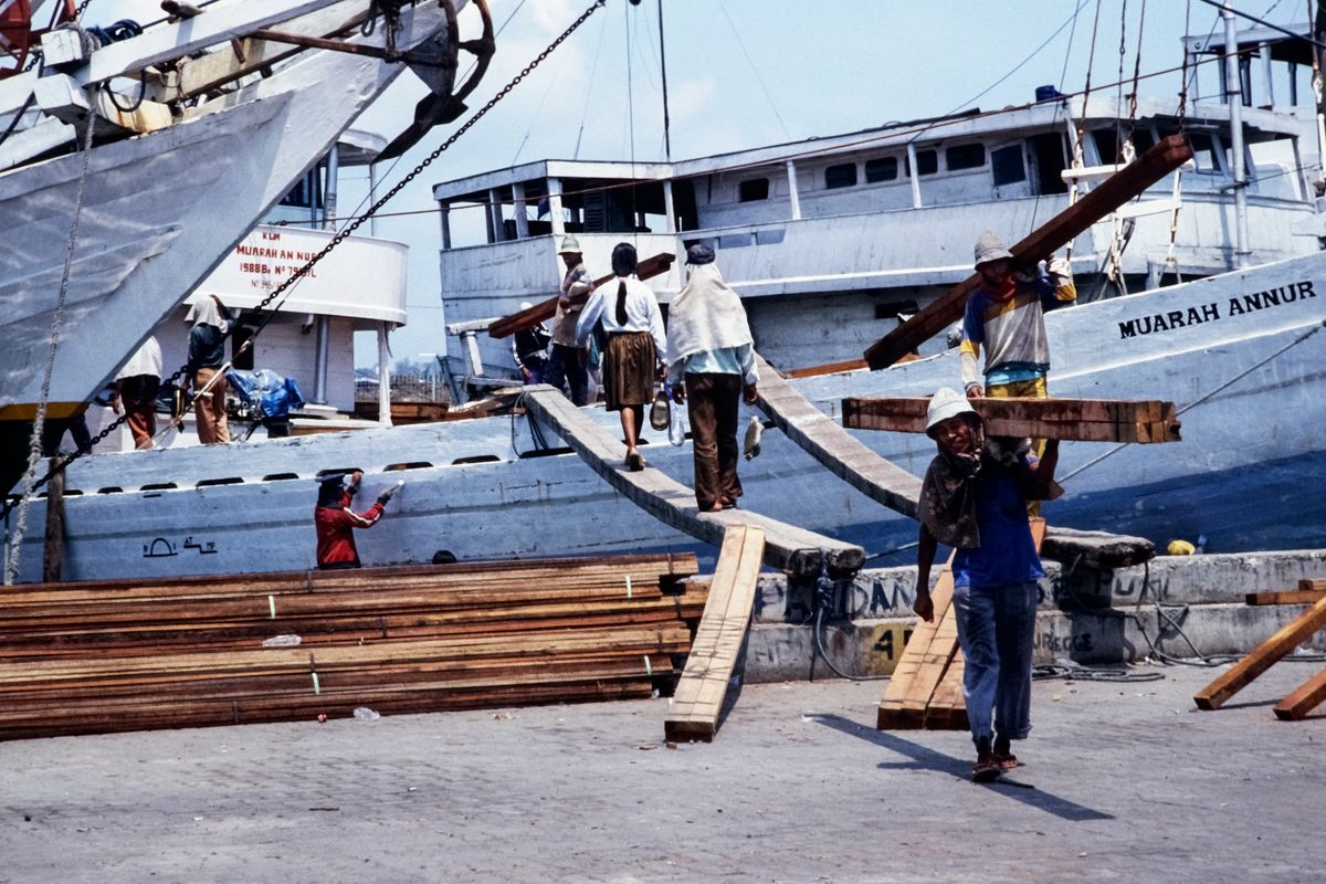 man with a van in Send — Man with a Van in Send — the working end of the job
