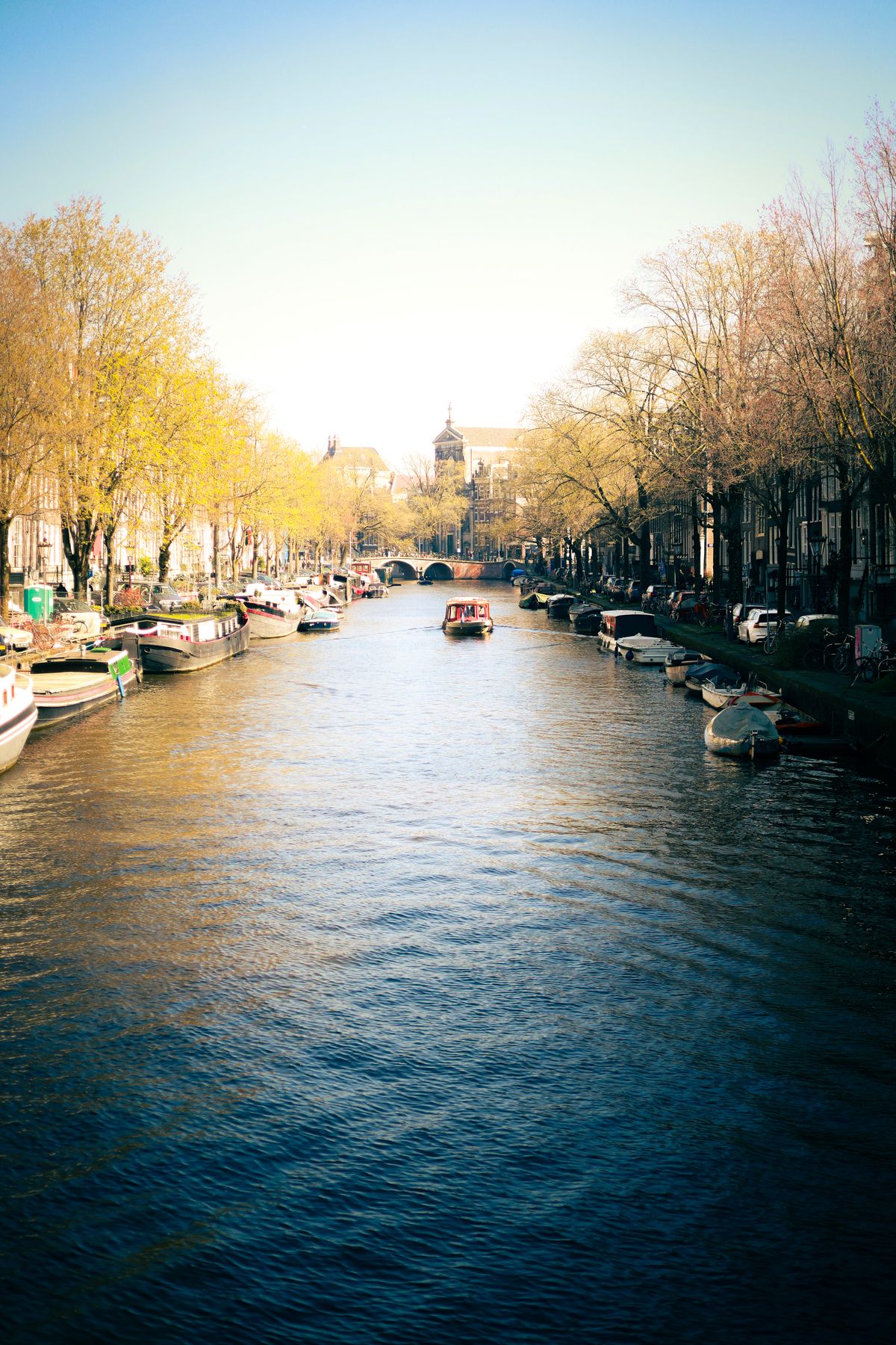 Museumplein Amsterdam - canal și clădiri