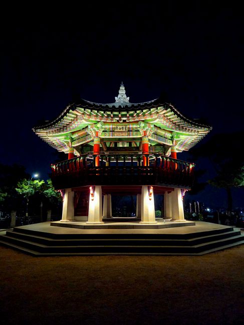 광한루원 야간 경관조명과 단풍