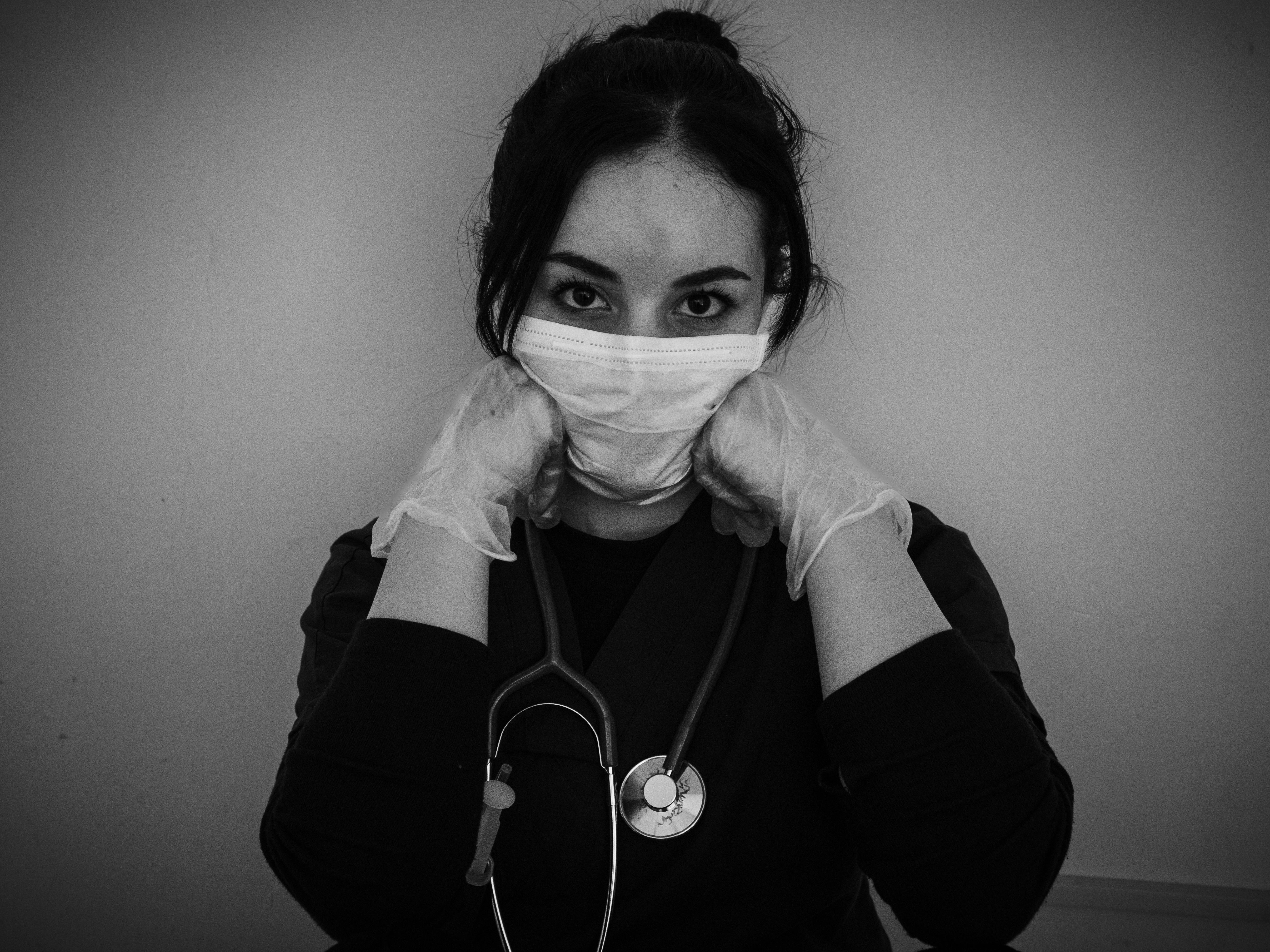 英国医生罢工升级：48小时最后通牒，复活节后六天罢工影响NHS服务