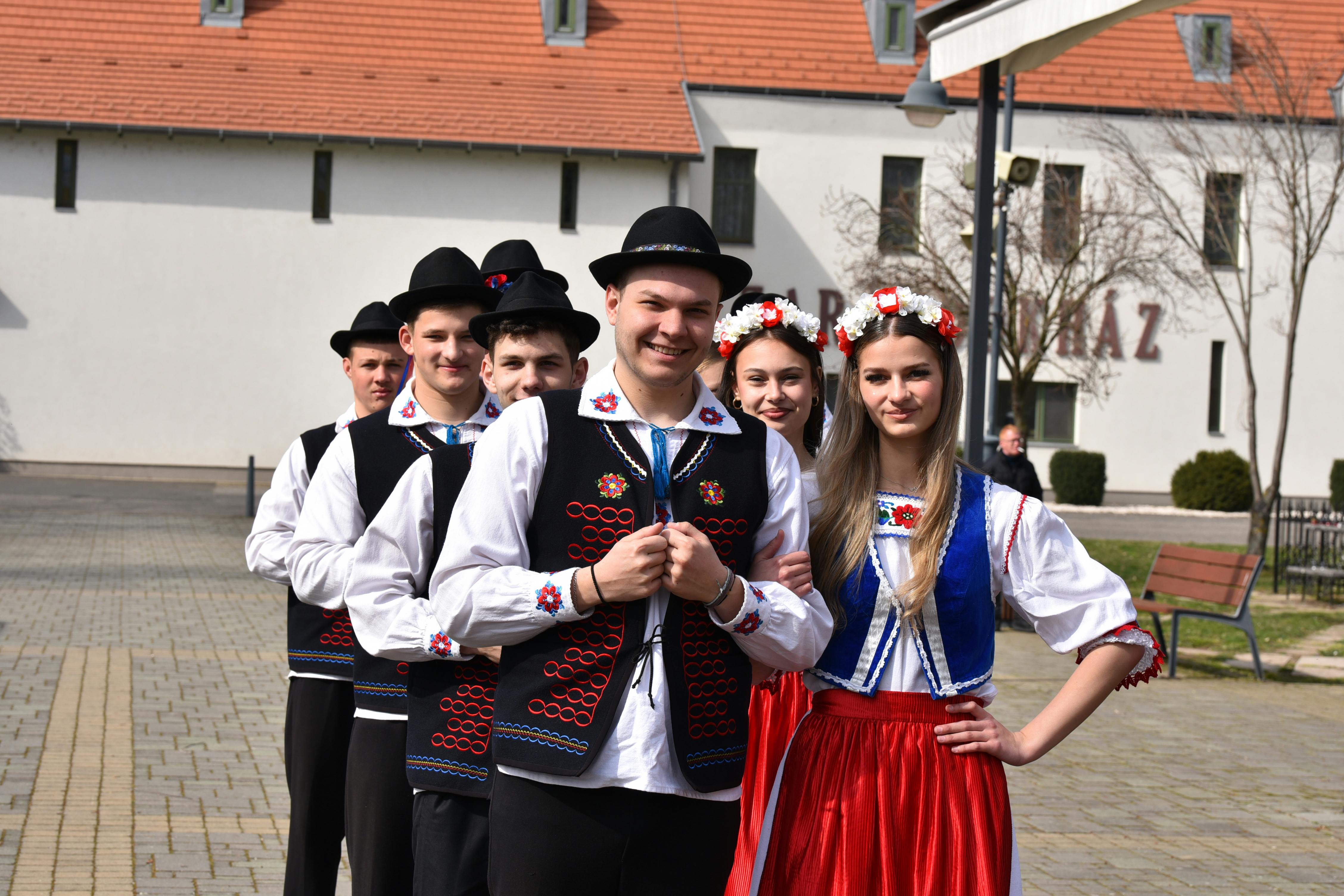 hungarian culture language