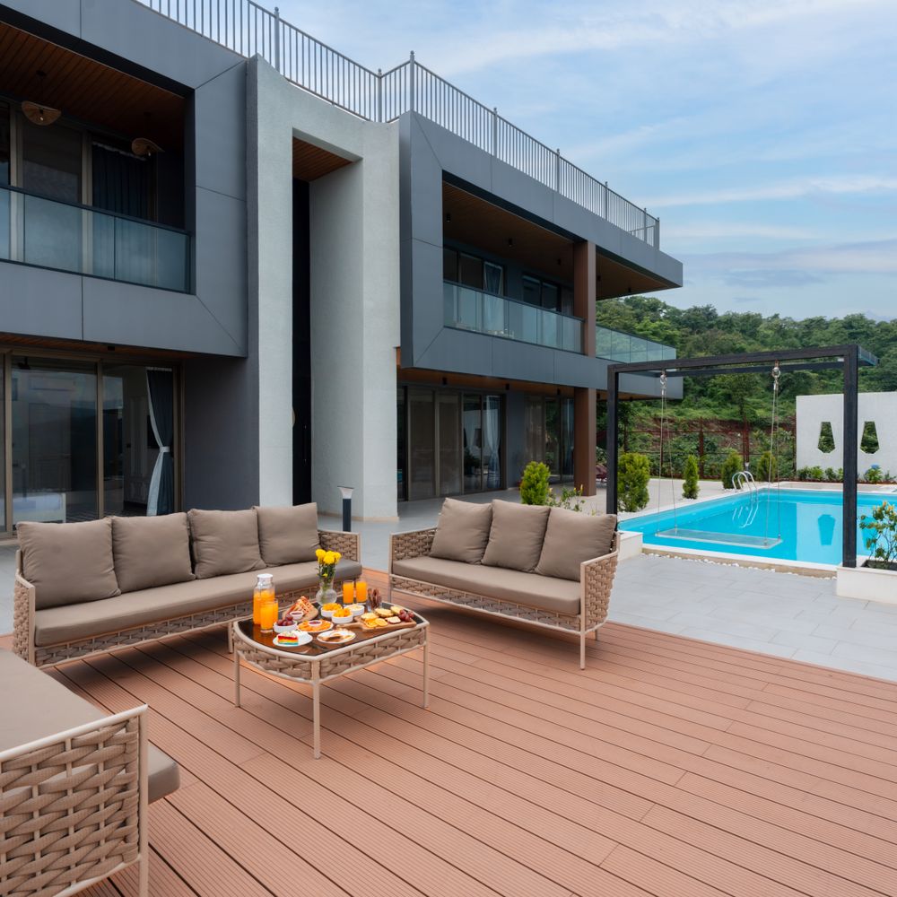 Fence and Decking Painting in Croydon — a freshly painted, spotless finish