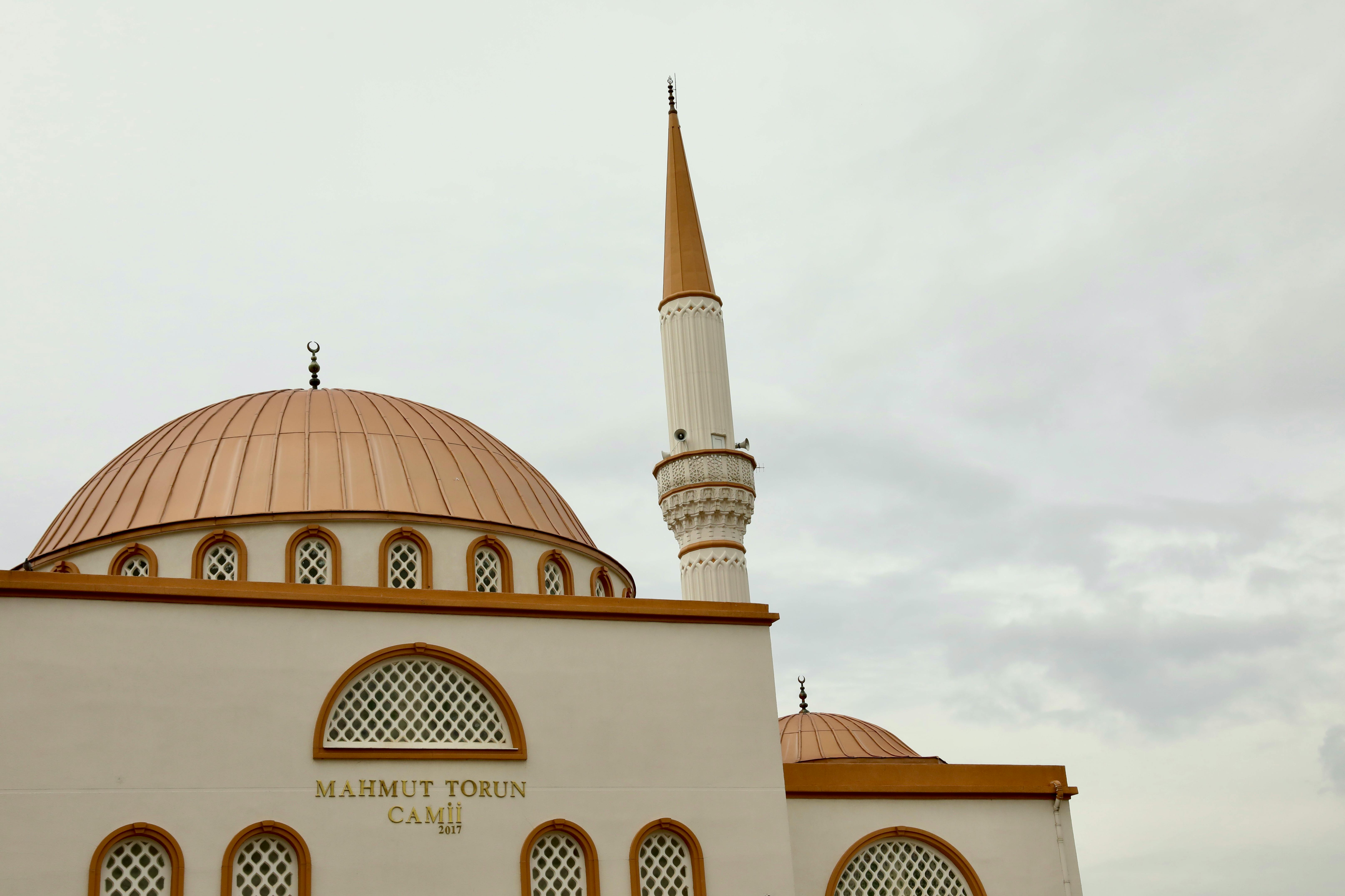 3 men killed in San Diego mosque shooting and both teenage suspects dead, police say