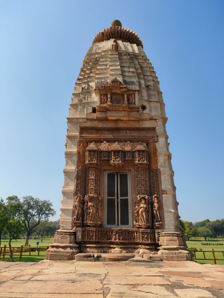 Lakshmana Temple photo 4