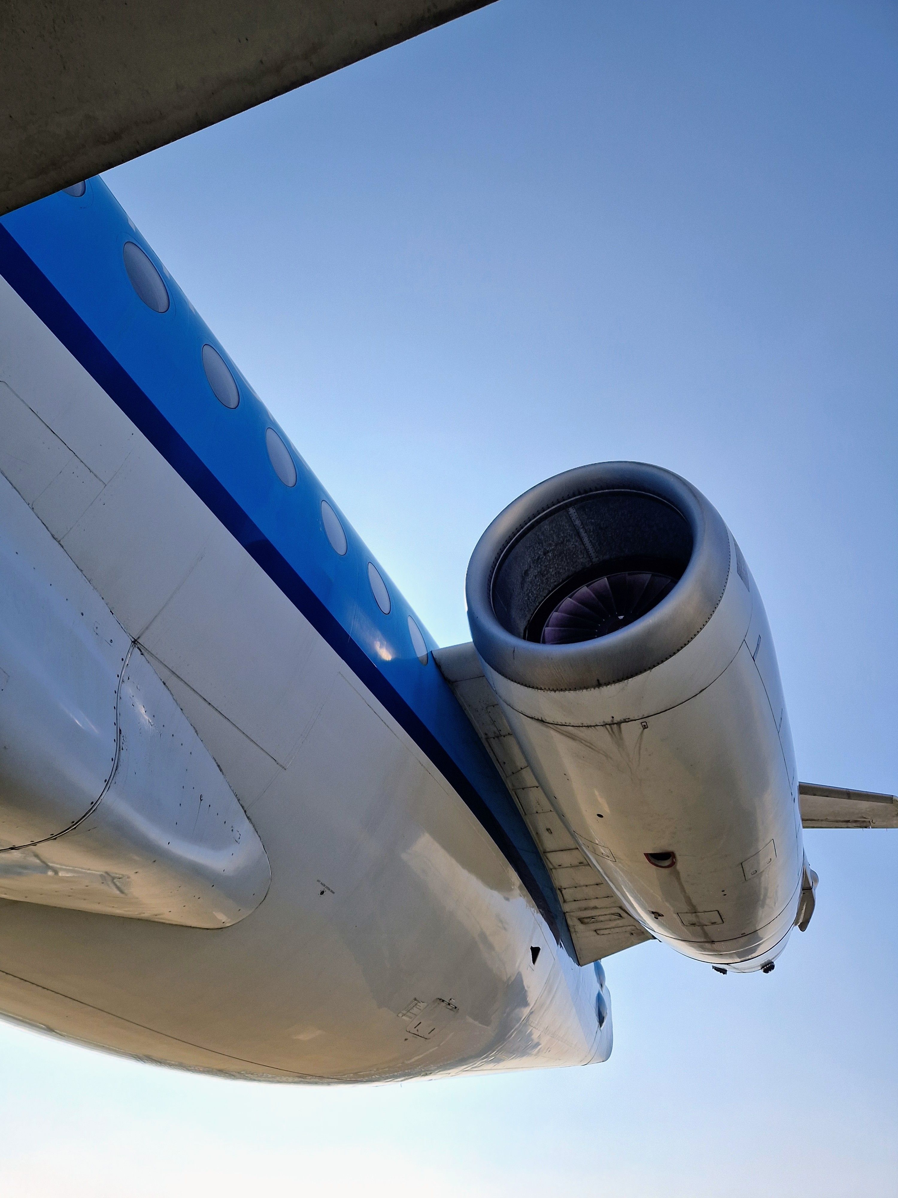 Close-Up View of Aircraft Engine at Schiphol · Free Stock Photo