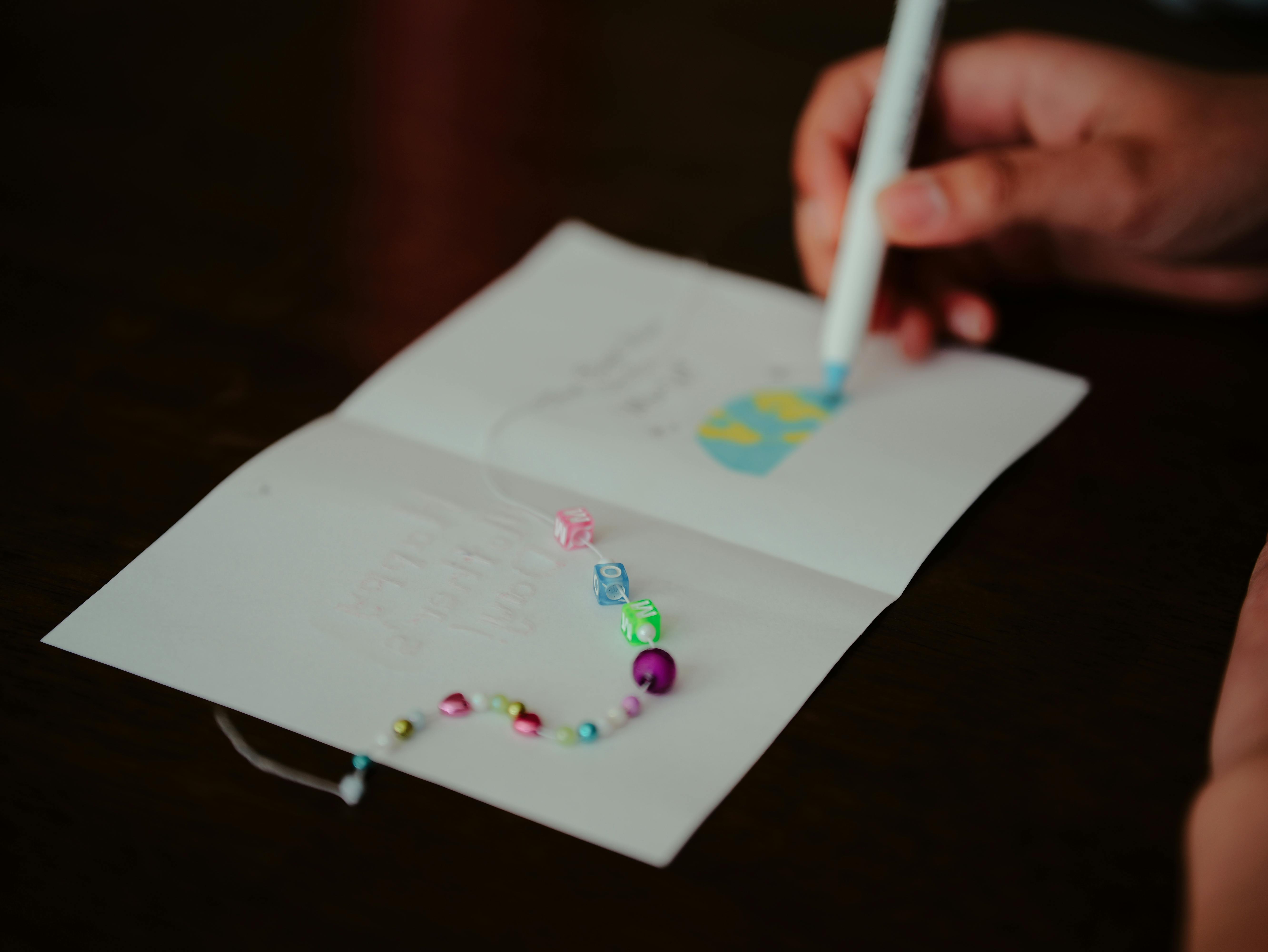 hobbies & crafts crafts & hobbies art — Photo by Aaron Burden on Pexels