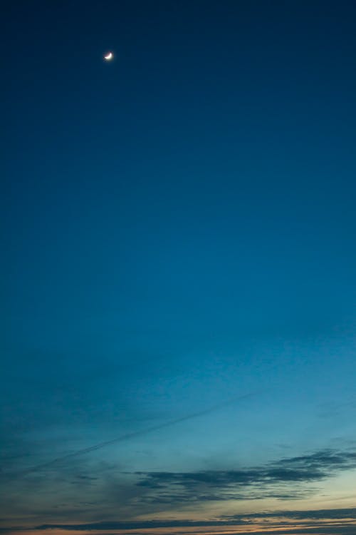 Бесплатное стоковое фото с закат, луна, месяц
