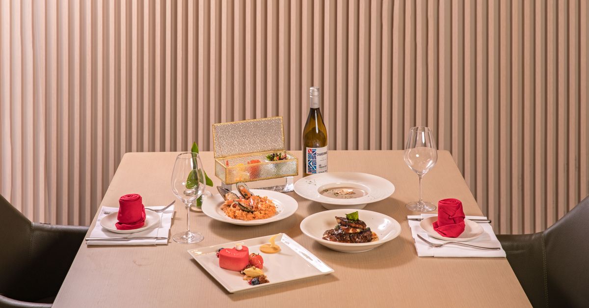 The Solo Dining Trend and Its Unexpected Networking Opportunities