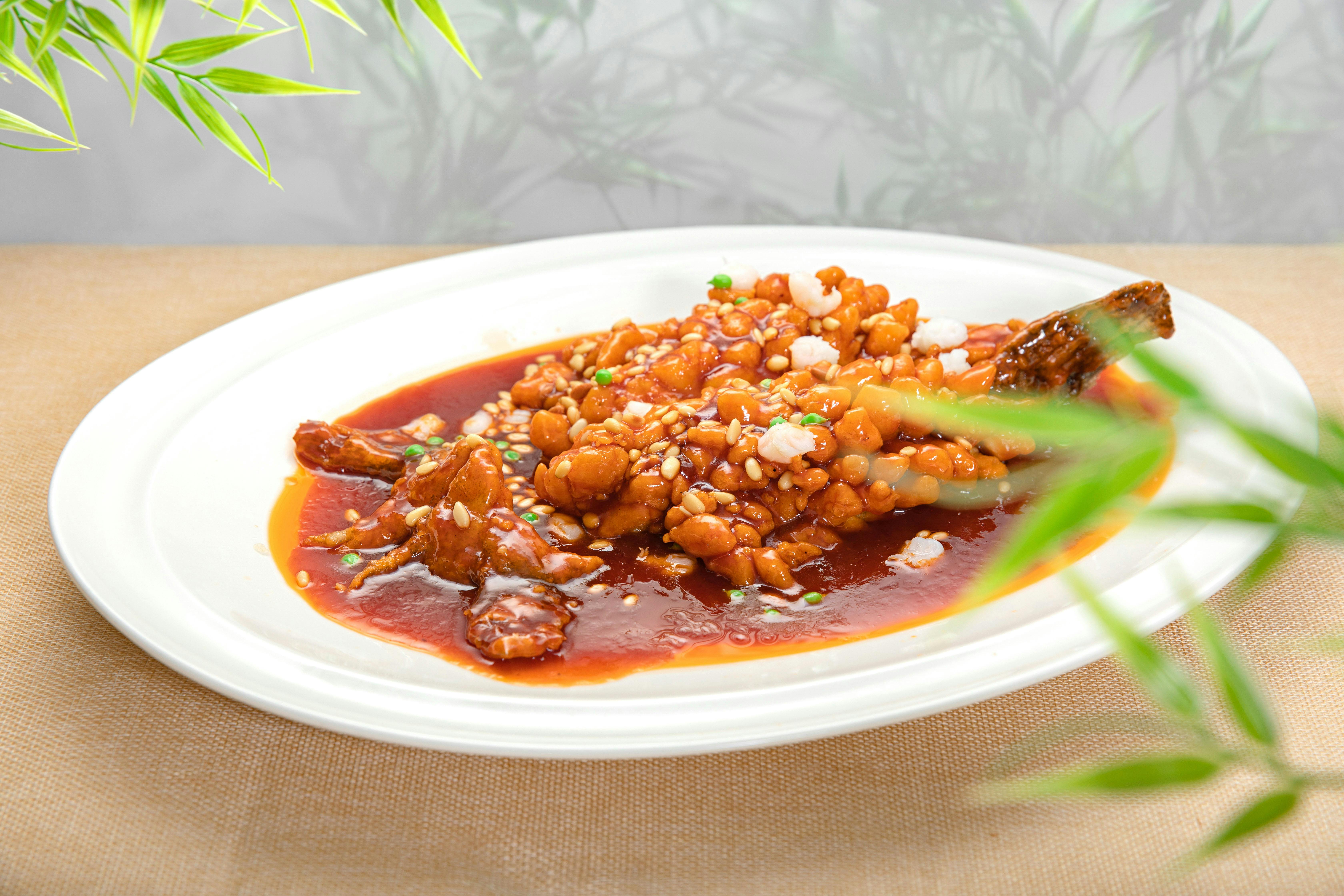 Leshan Sweet Skin Duck: The Synergy of Master Brining and Radiant Maltose Glazing