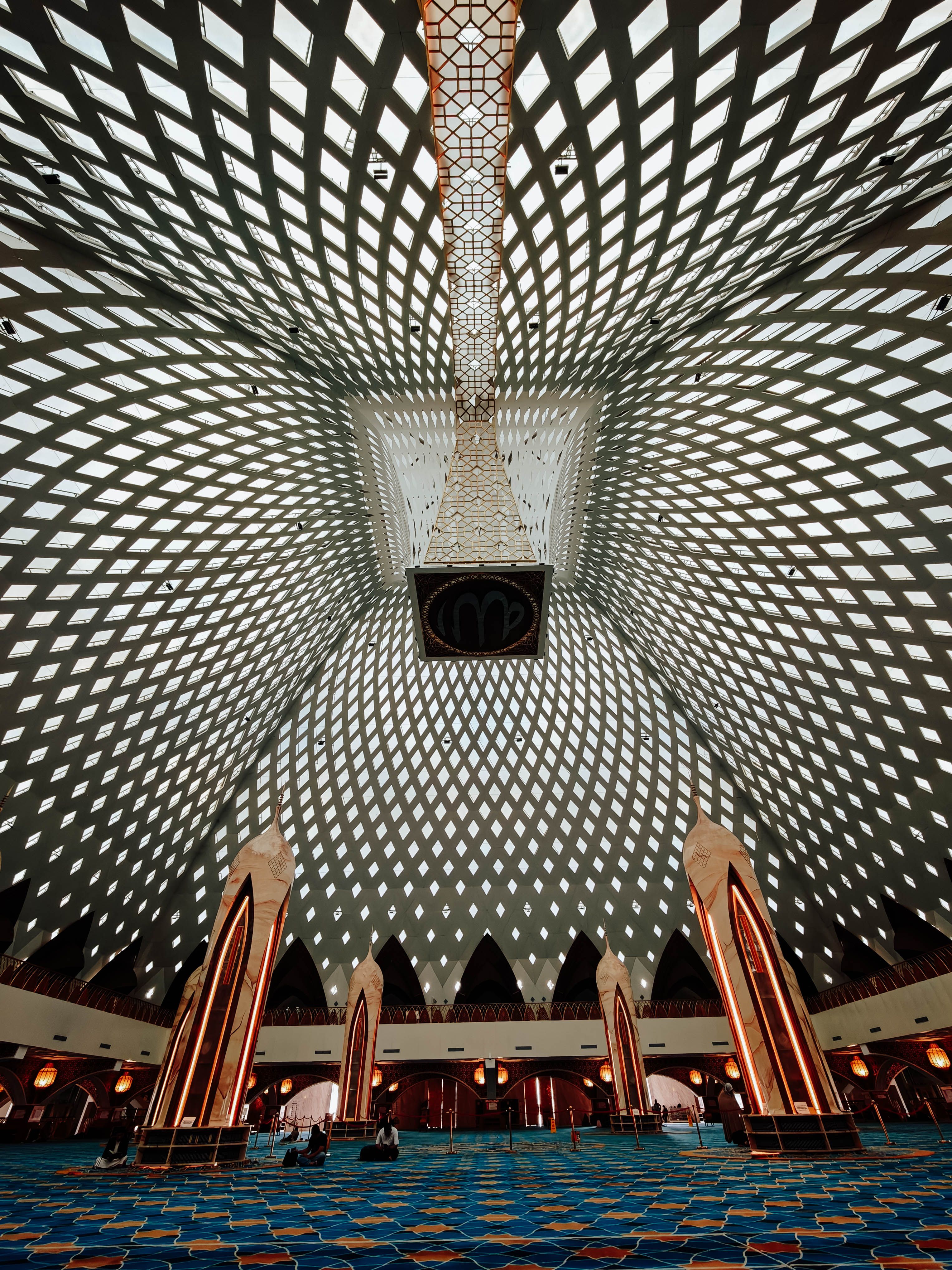 Majestic Interior View of Modern Mosque Architecture · Free Stock Photo