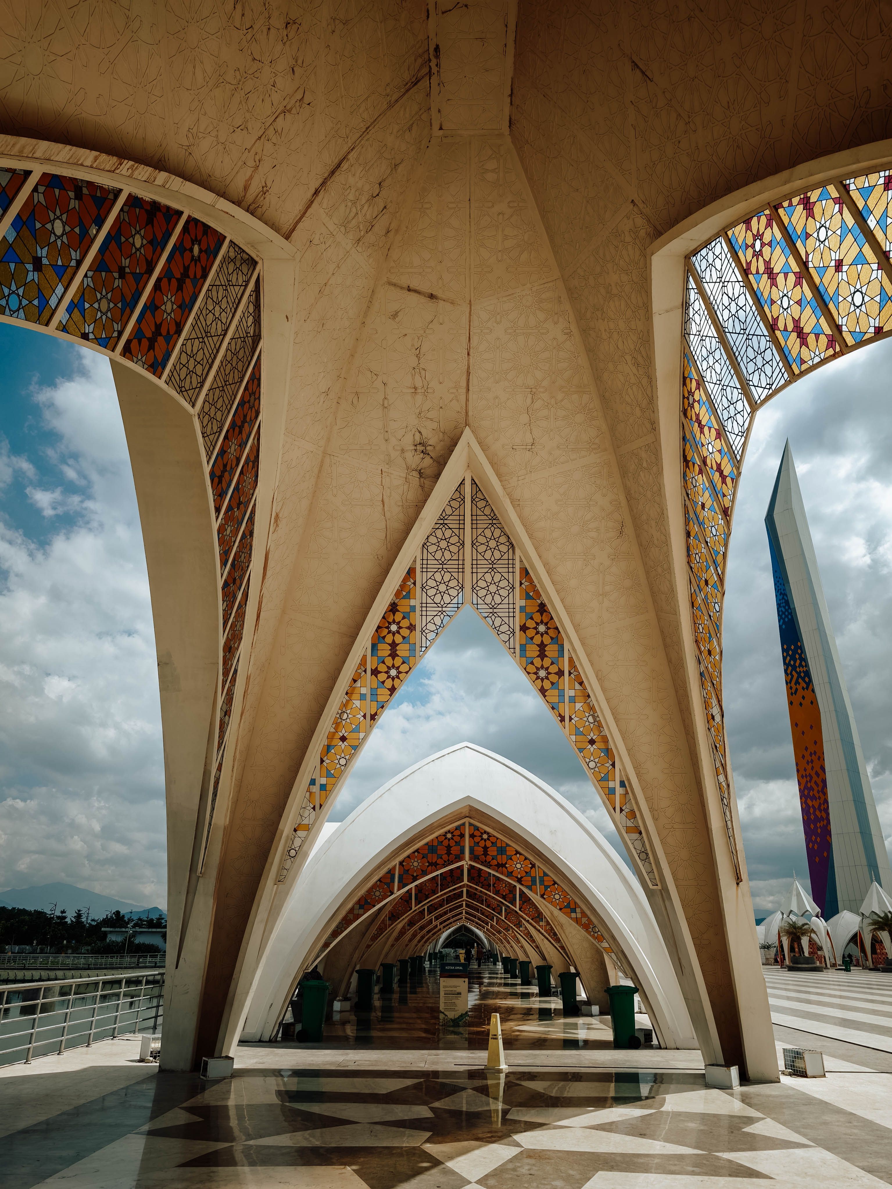 Modern Islamic Architecture with Ornate Arches · Free Stock Photo