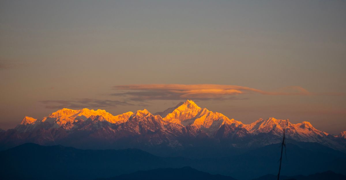 Exploring the Majestic Peaks of West Bengal: A Trekker's Guide