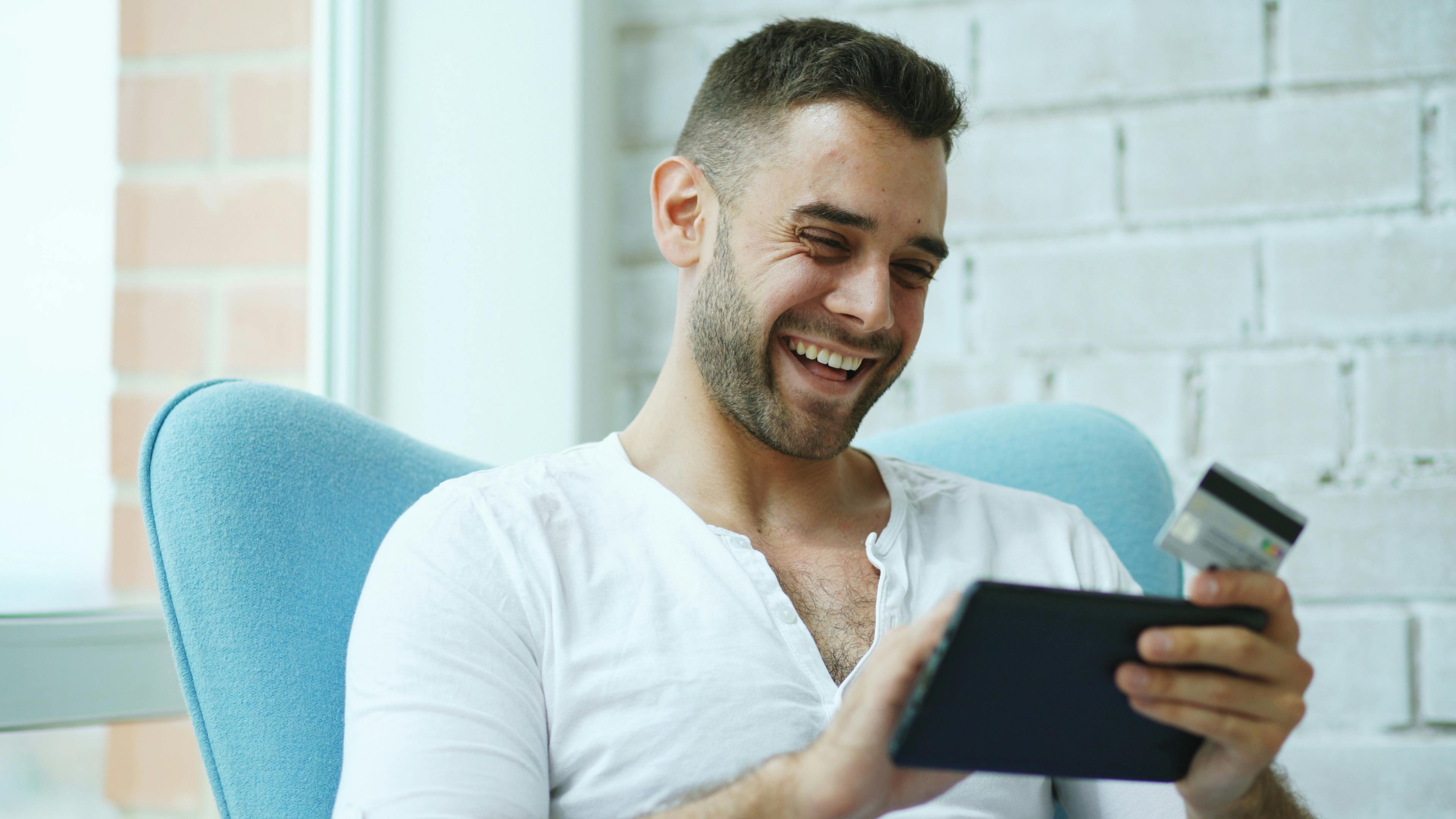 A Bill That Would Result In Us Losing Our Credit Card Rewards — Photo by Vitaly Gariev on Pexels