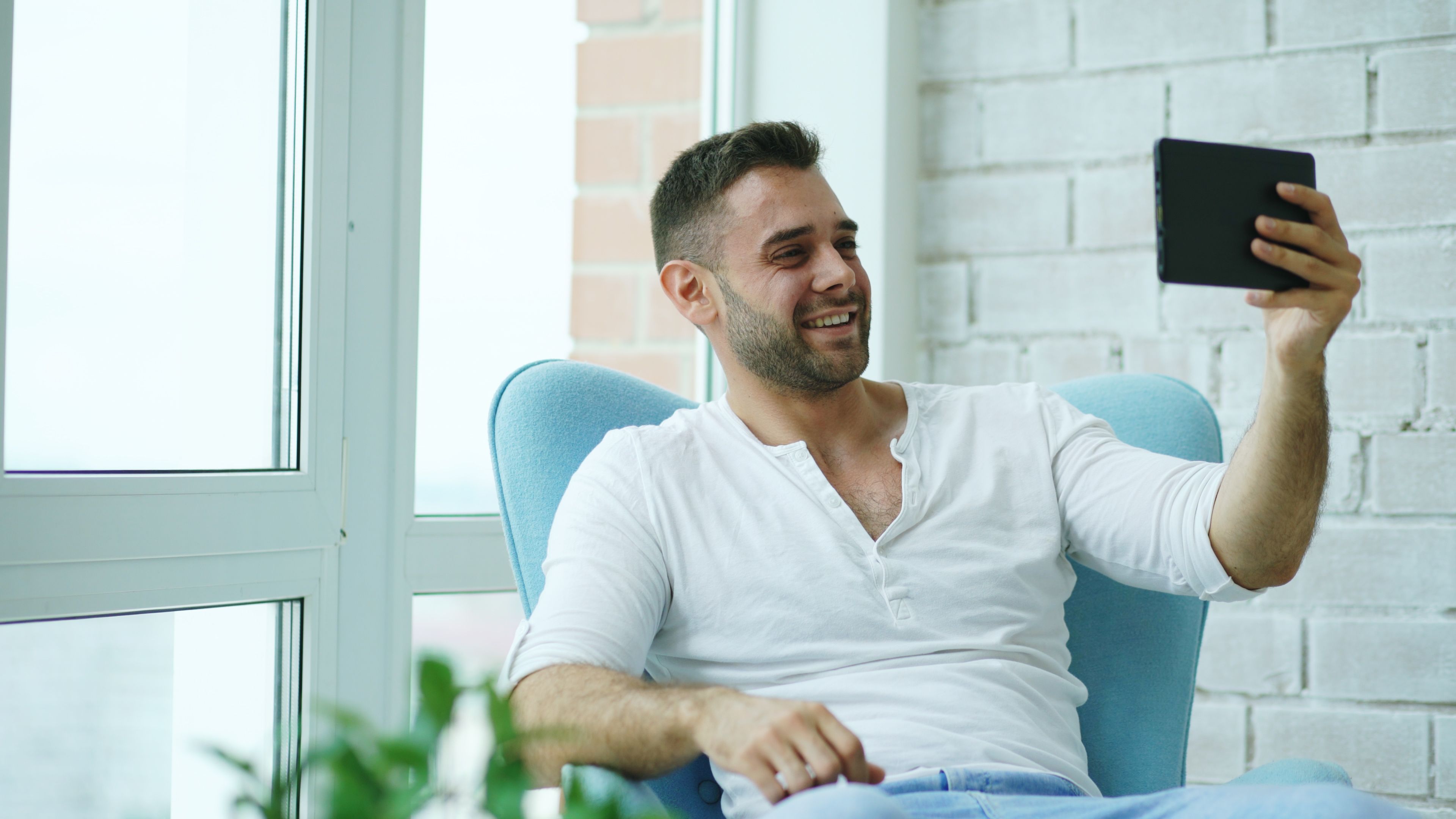 Digital therapy apps improve mental health support for college students - News — Photo by Vitaly Gariev on Pexels