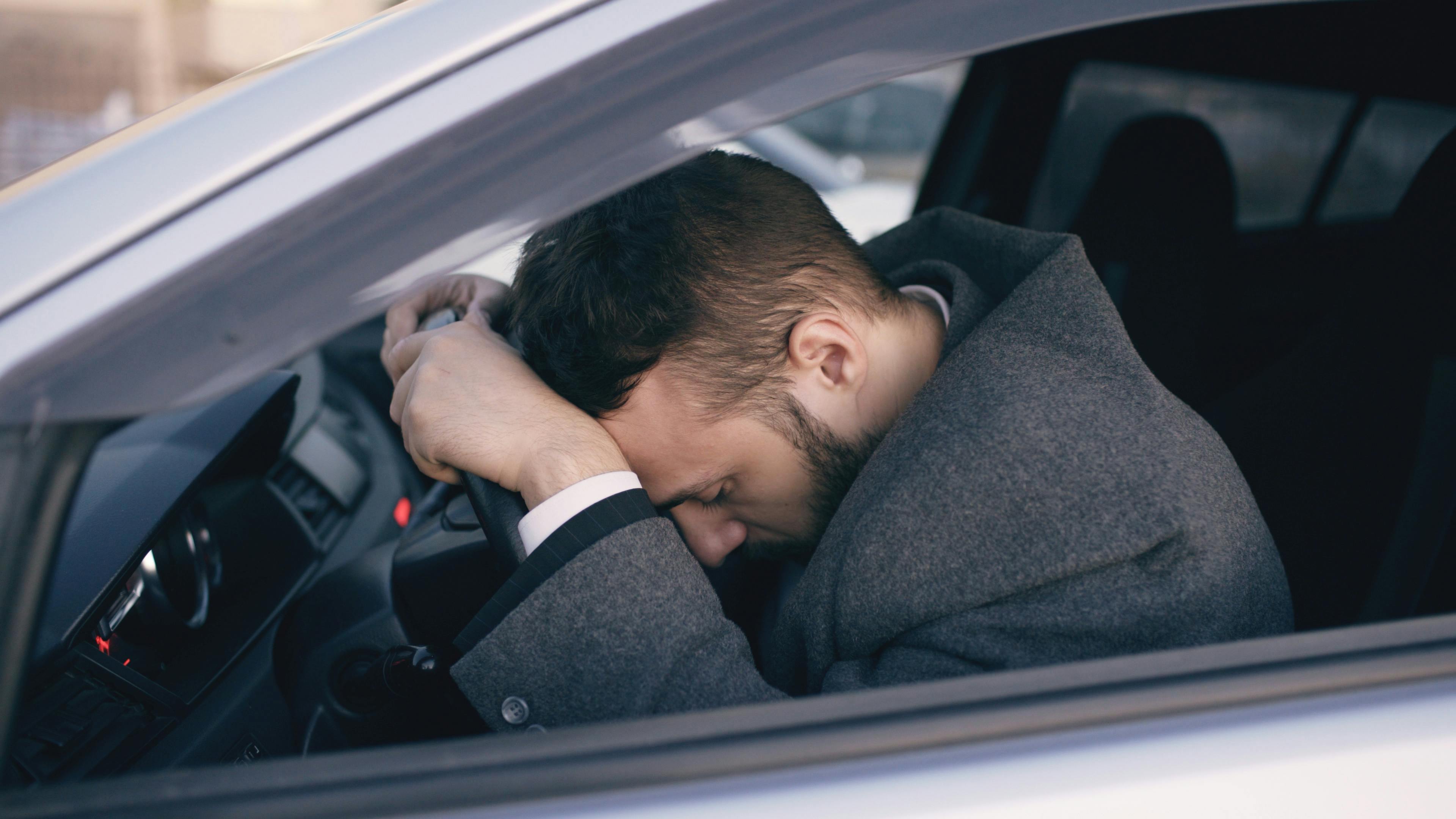 How to Get Out of an Upside-Down Auto Loan (4 Real Options + 2 Traps)