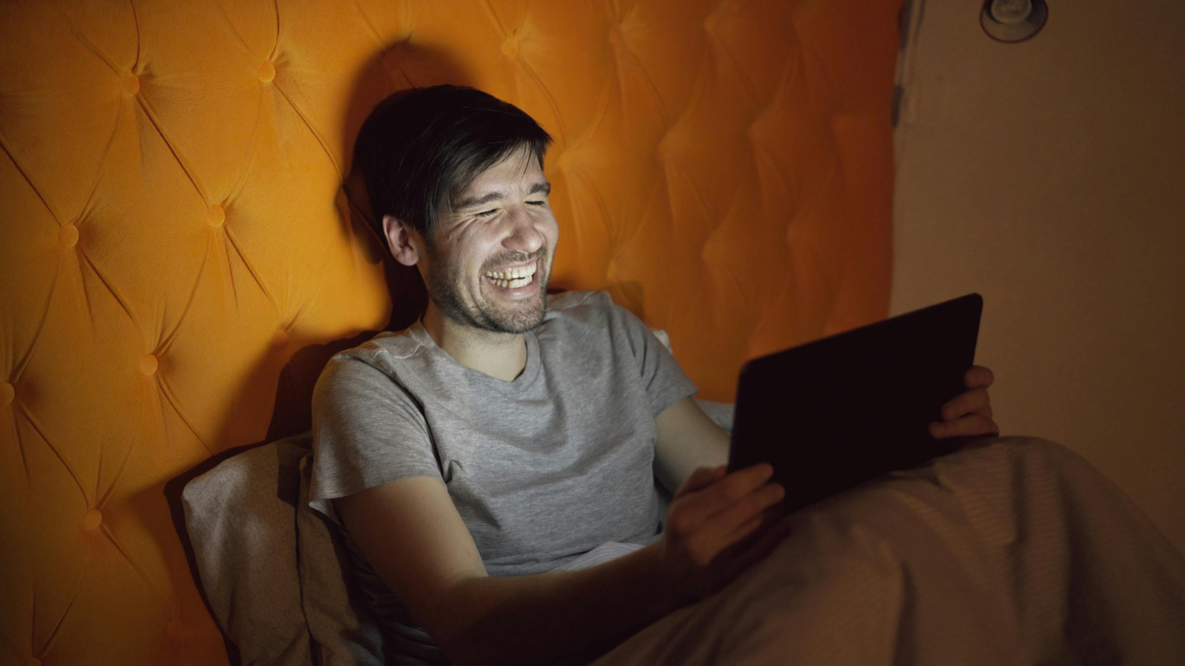 Screen Time Meets Self-Care: Why Corporate Wellness is Moving to Our Home Screens - ilounge.com — Photo by Vitaly Gariev on P