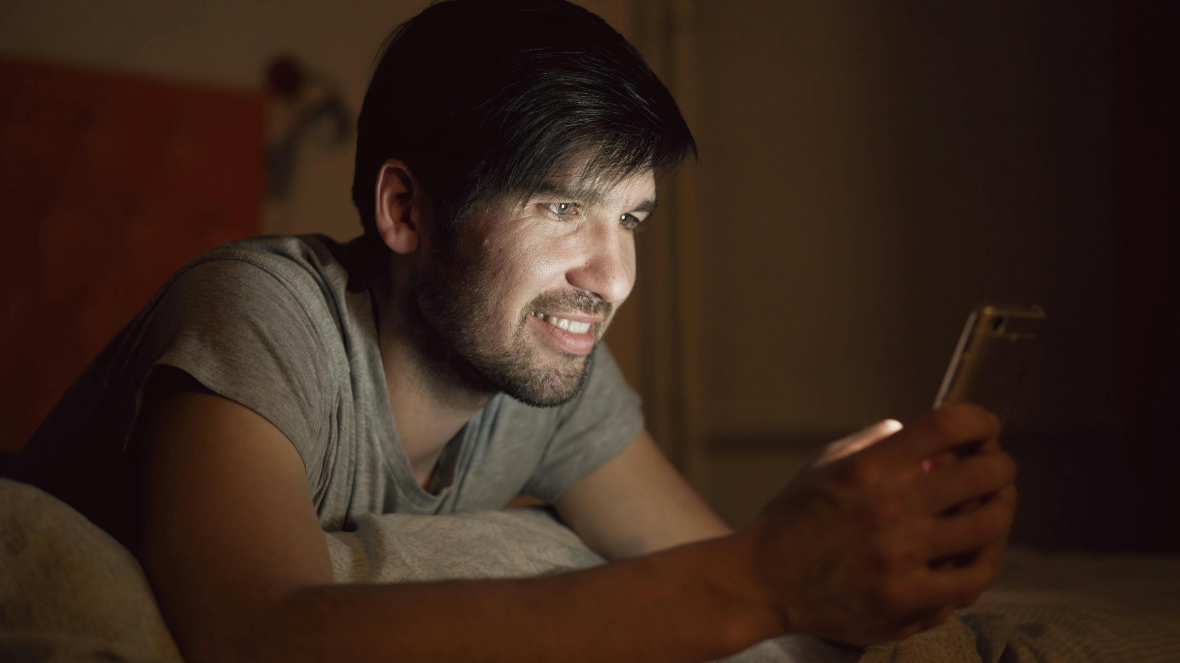 CBD Gummies Night Time: A Practical Guide to Better Sleep and Recovery — Photo by Vitaly Gariev on Pexels