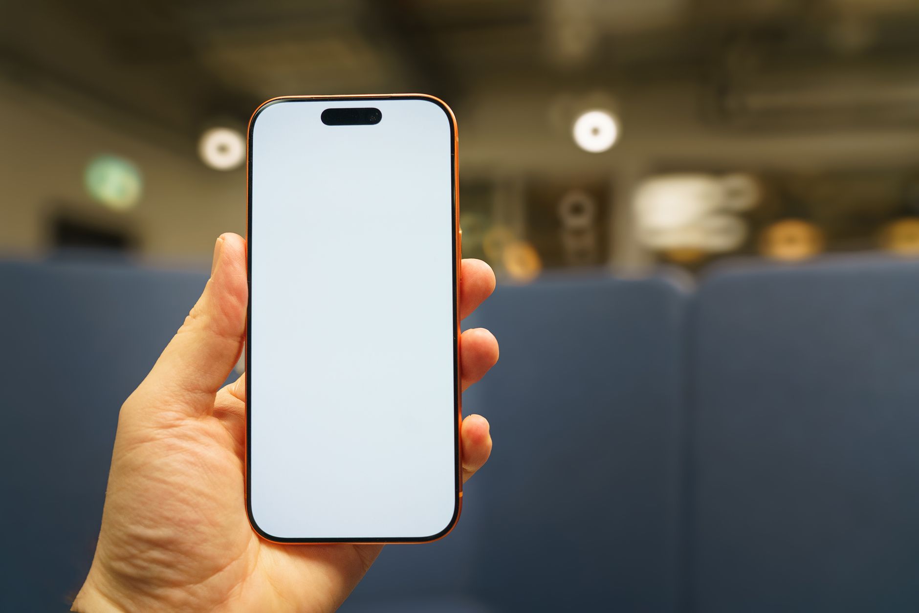 スマホが液晶漏れする主な原因3選