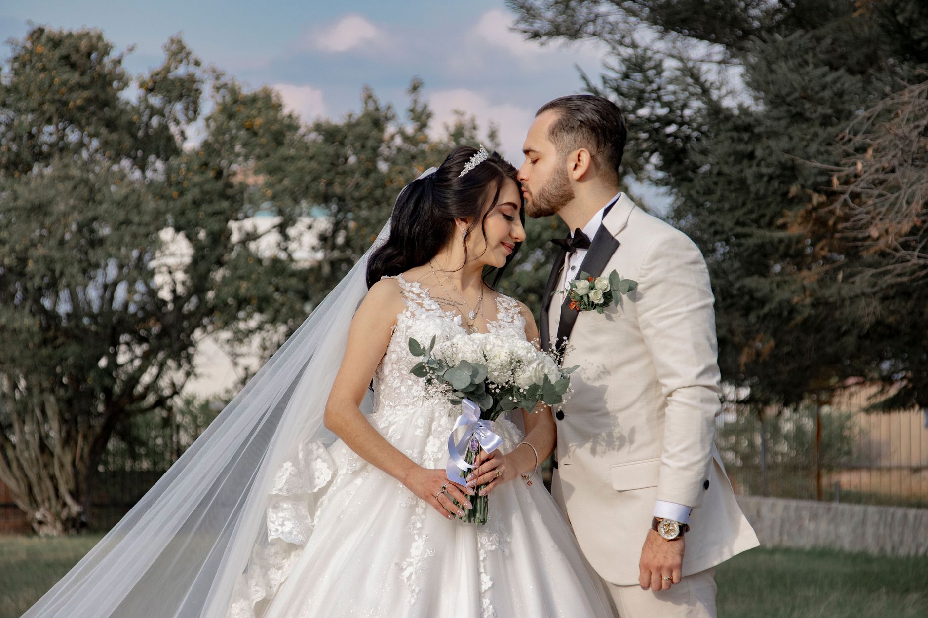 Cinematic Grandeur vs. Documentary Heartfelt: Choosing Your Perfect Wedding Videography Style