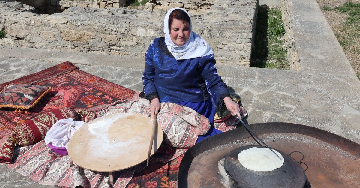 Mostar Old Bridge bazaar with Bosnian food stalls and ćevapi