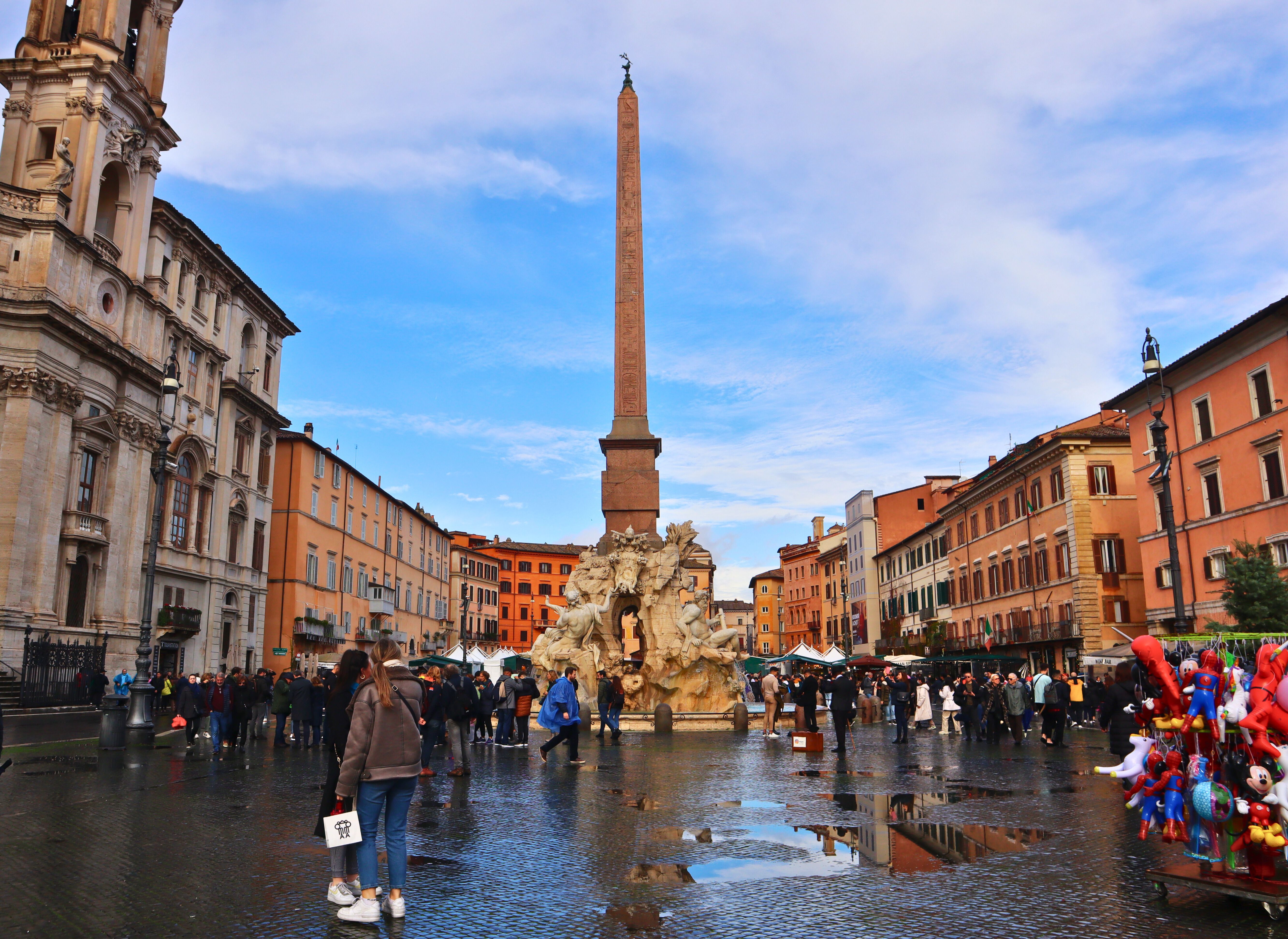 Vibrant Piazza Navona in Rome on a Sunny Day · Free Stock Photo