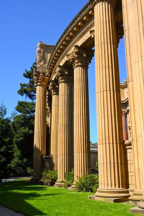Free Sunlit Corinthian columns at the historic Palace of Fine Arts in San Francisco, California. Stock Photo