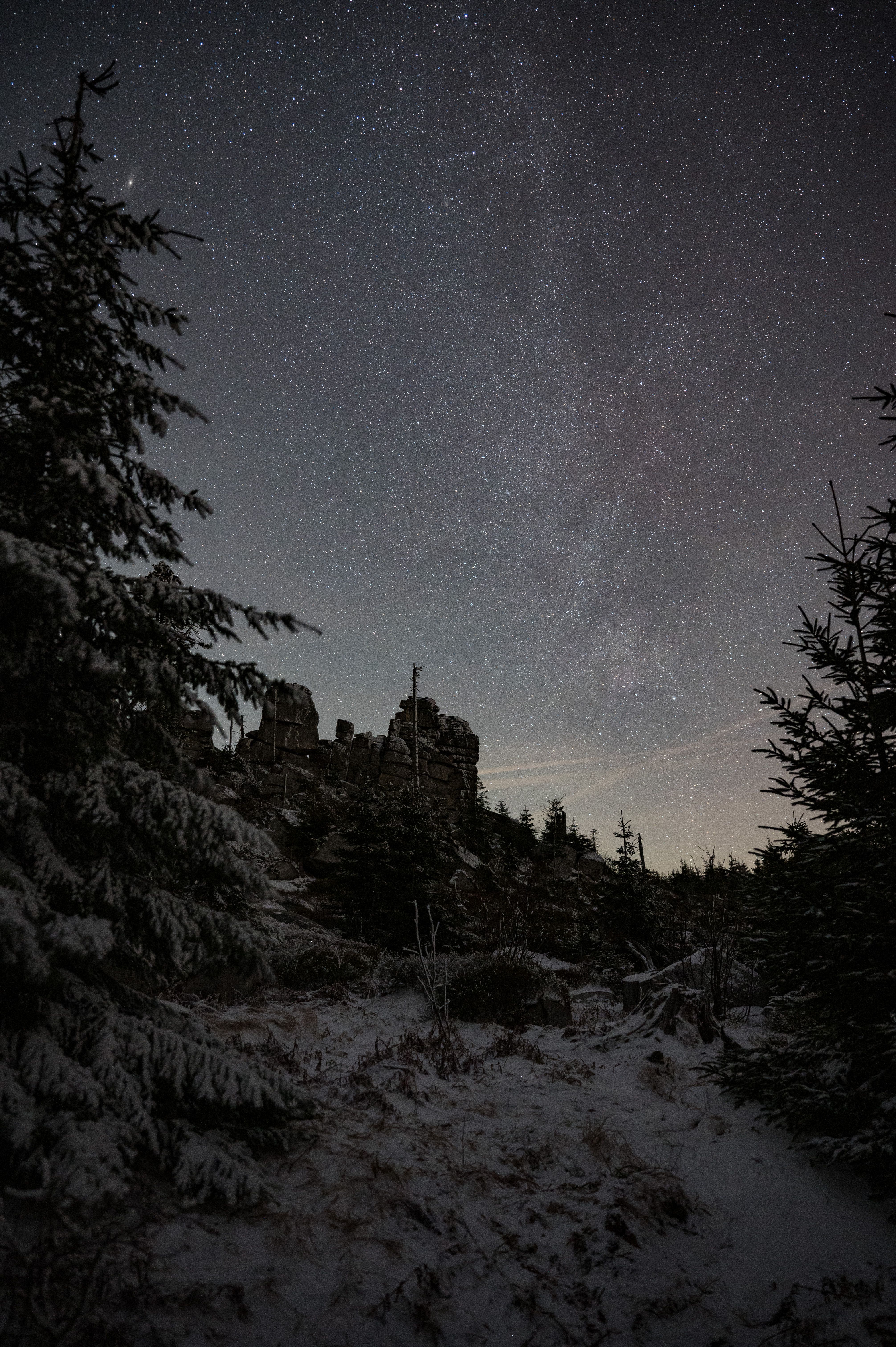 Starfield title card — photo by Jakob Nowotni on Pexels