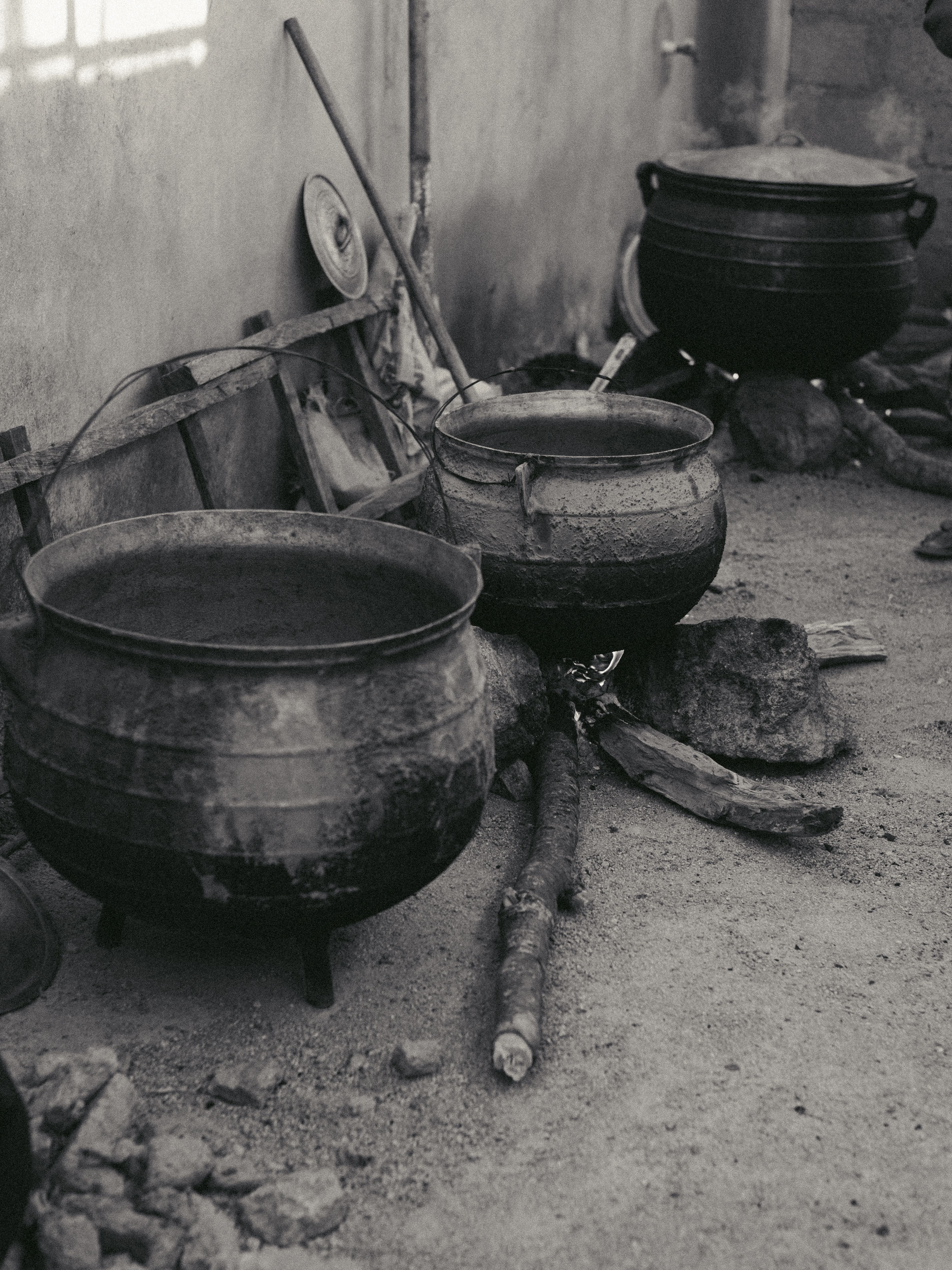 Traditional Cooking Pot Setup in Outdoor Setting · Free Stock Photo