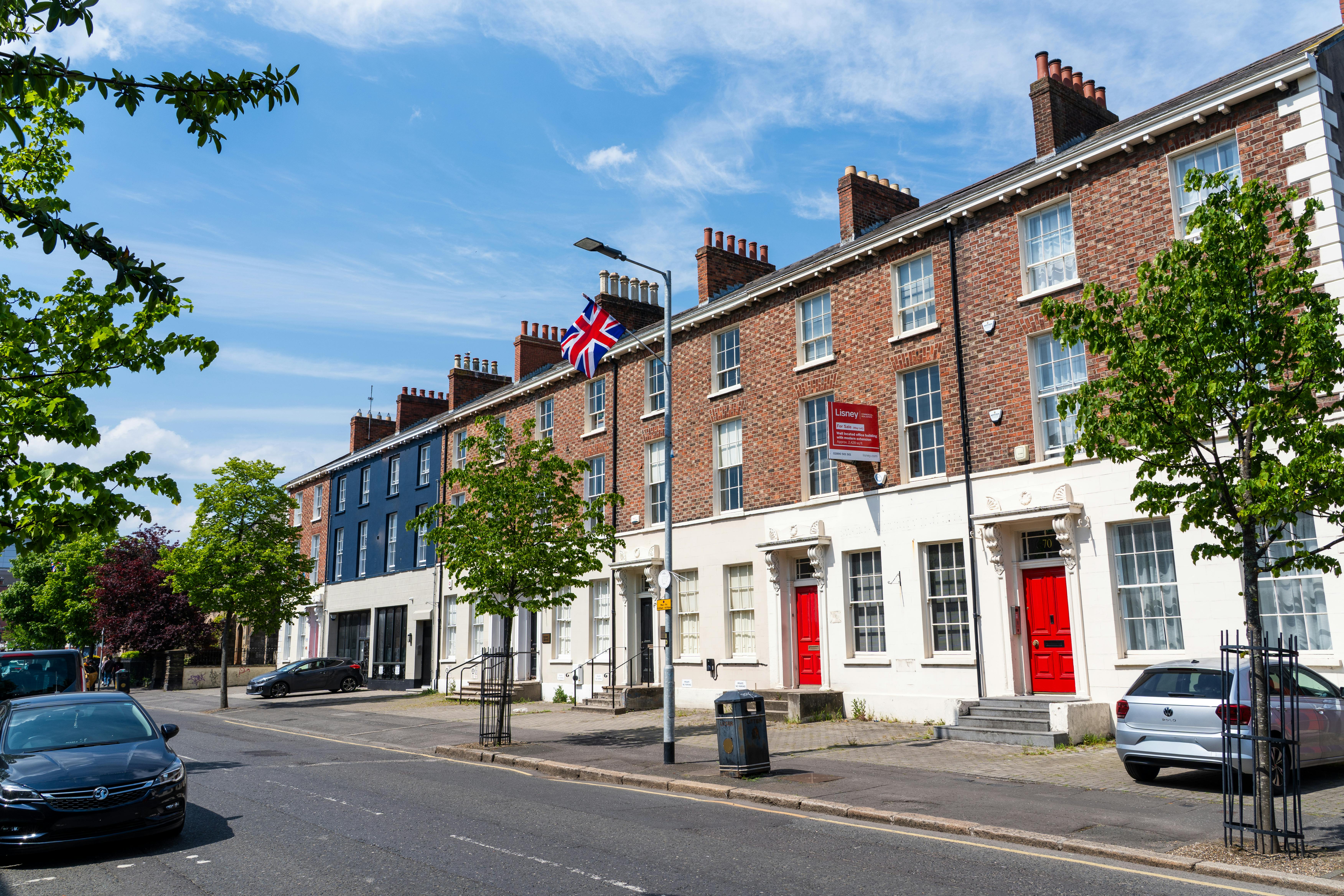 Fixed mortgage rates follow falling oil prices — Photo by Donovan Kelly on Pexels