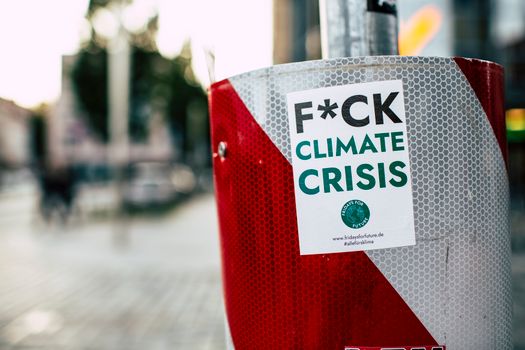 Sticker Van Klimaatcrisis Bijgevoegd In Metaal
