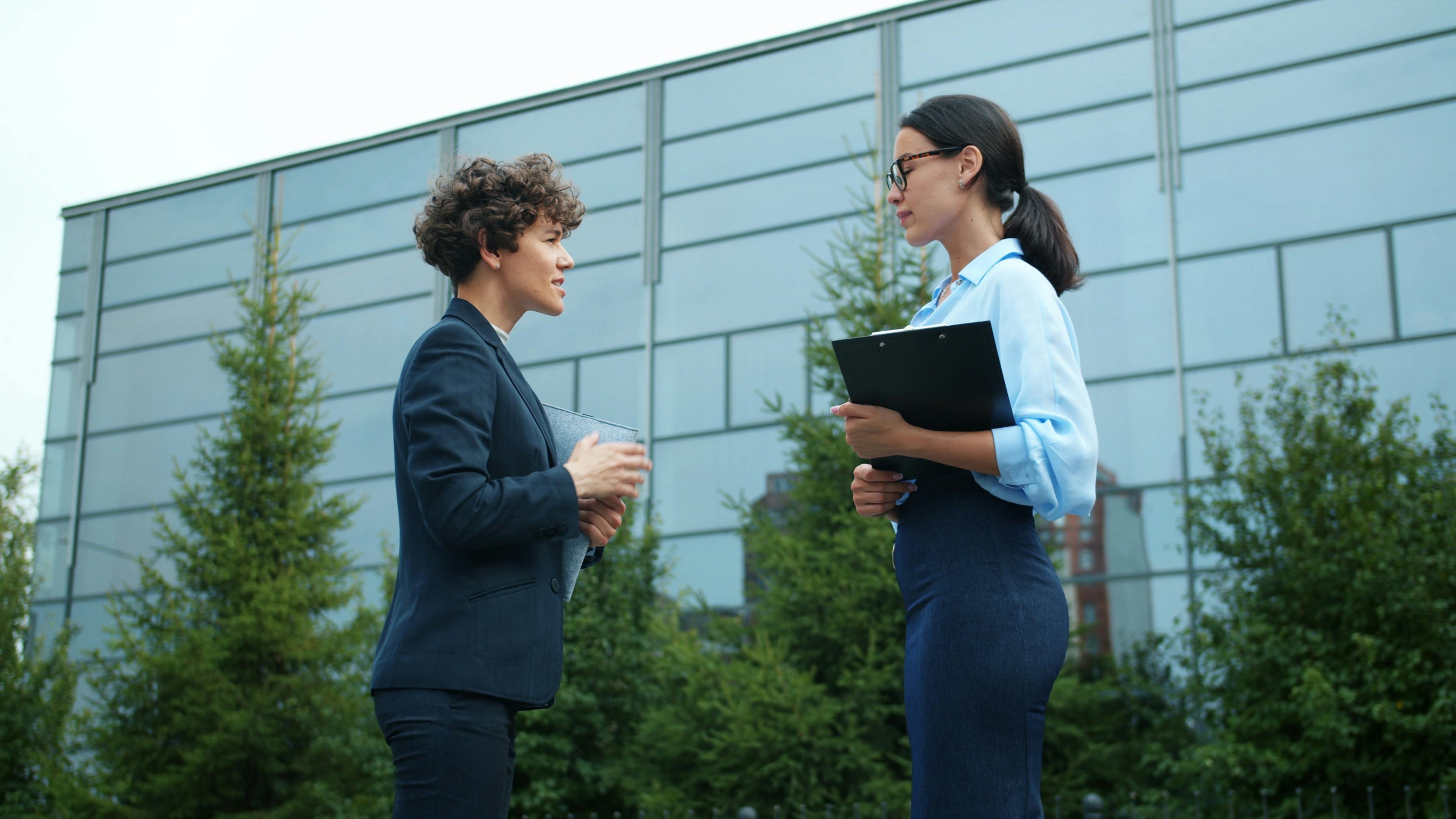 professional certifications list professional certifications free — Photo by Vitaly Gariev on Pexels