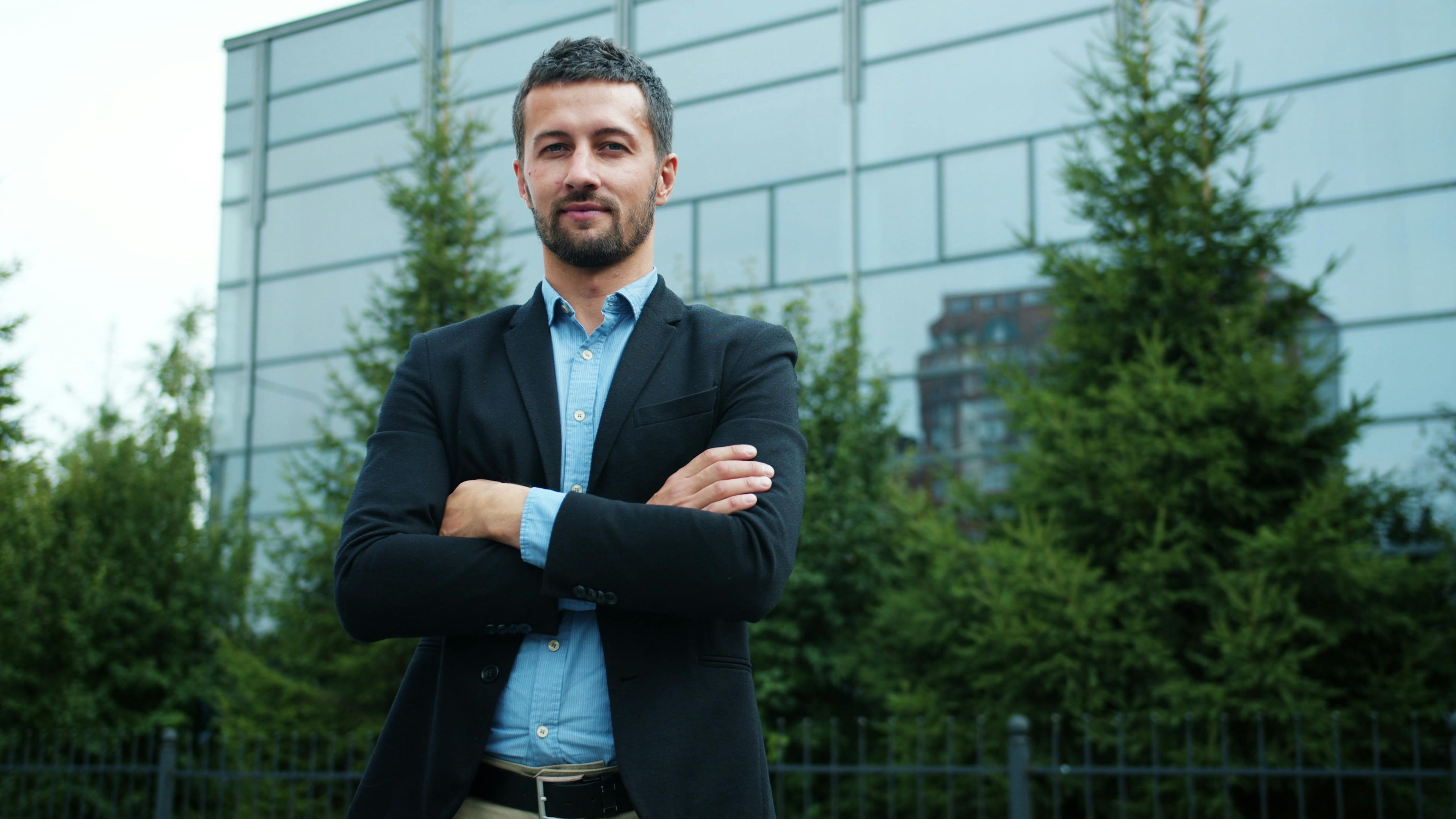 Major outgoing CEOs are citing AI as a factor in their decisions to step down