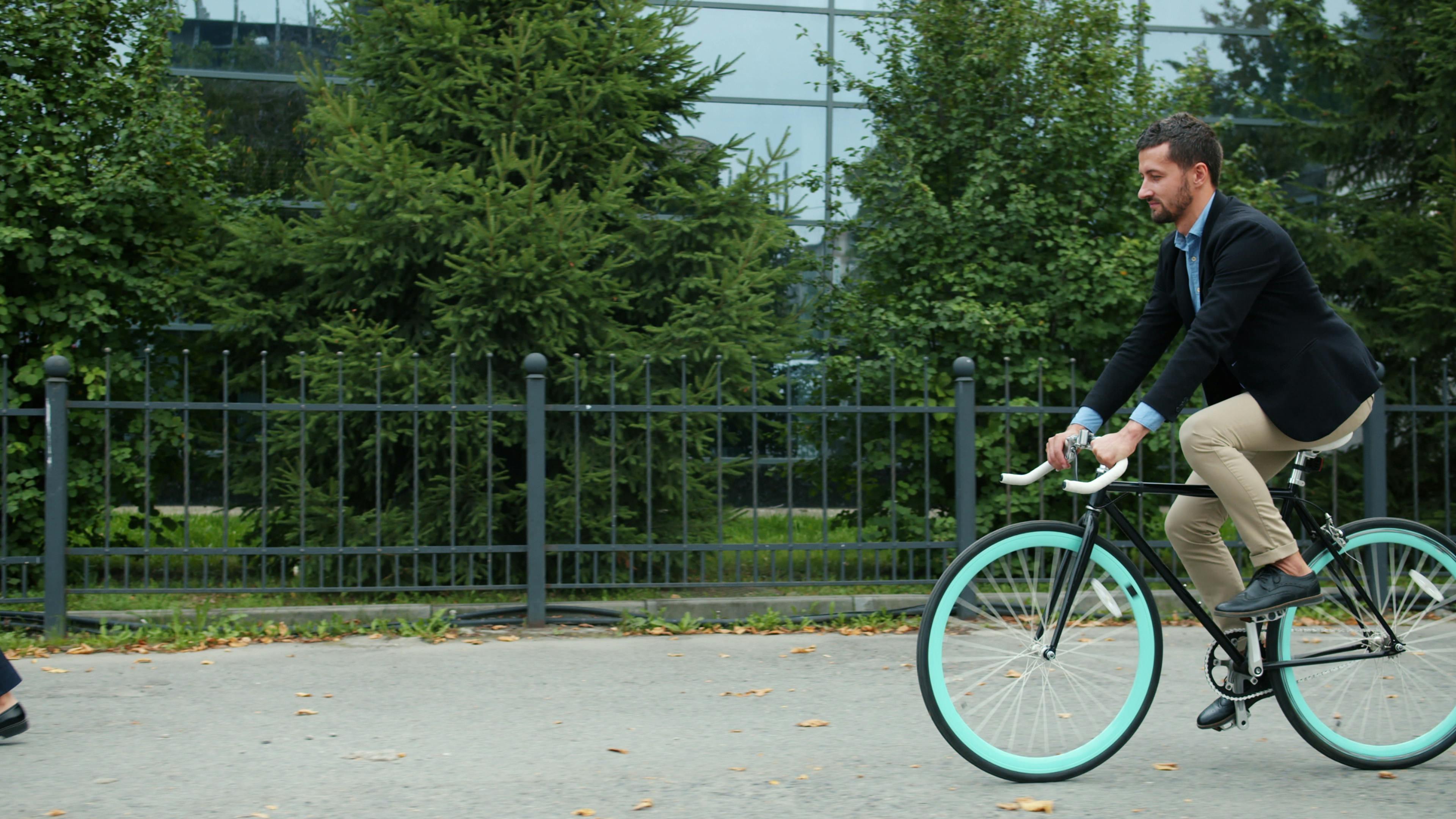 Where the Personal Development Industry Is Headed — Glenn Sanford — Photo by Vitaly Gariev on Pexels