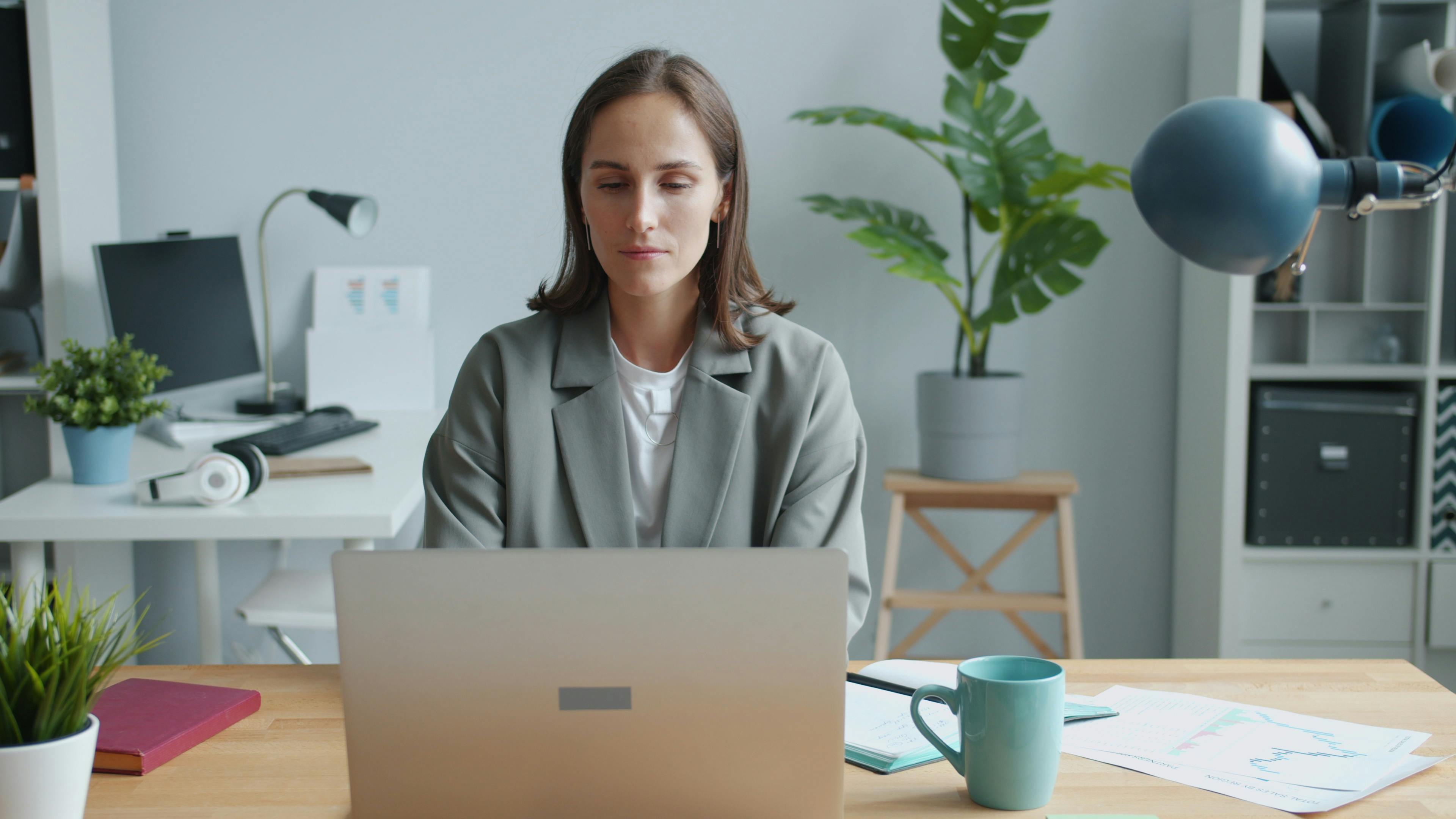 lifestyle hours lifestyle working hours — Photo by Vitaly Gariev on Pexels