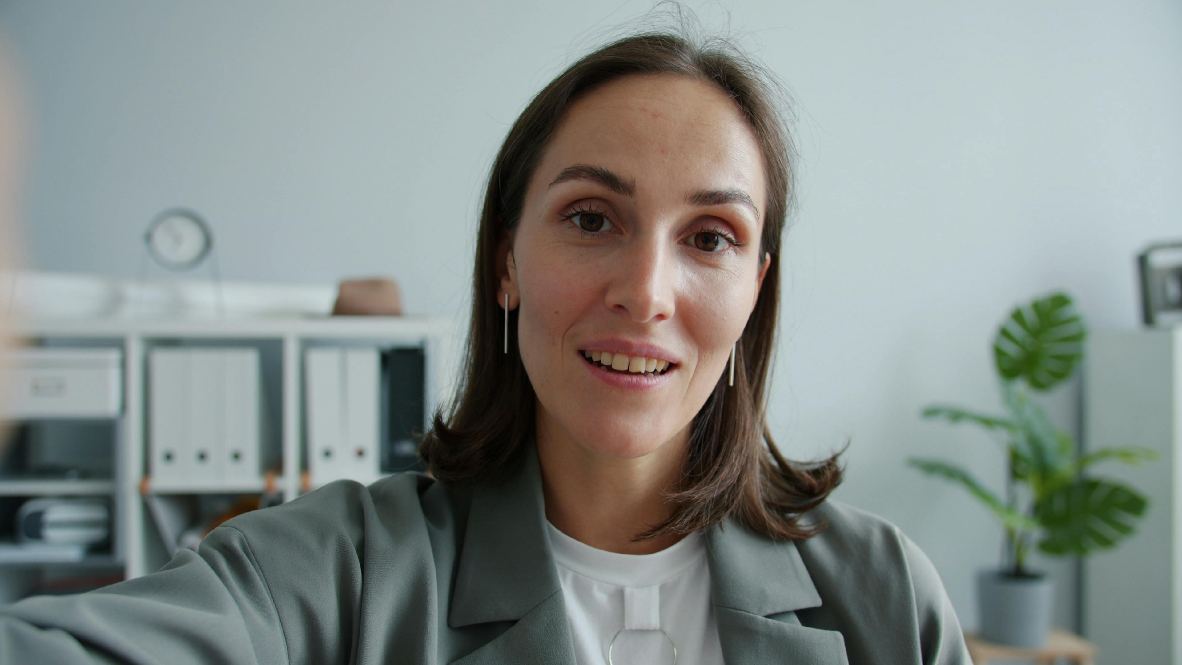 Navigating a career change after a job loss — Photo by Vitaly Gariev on Pexels